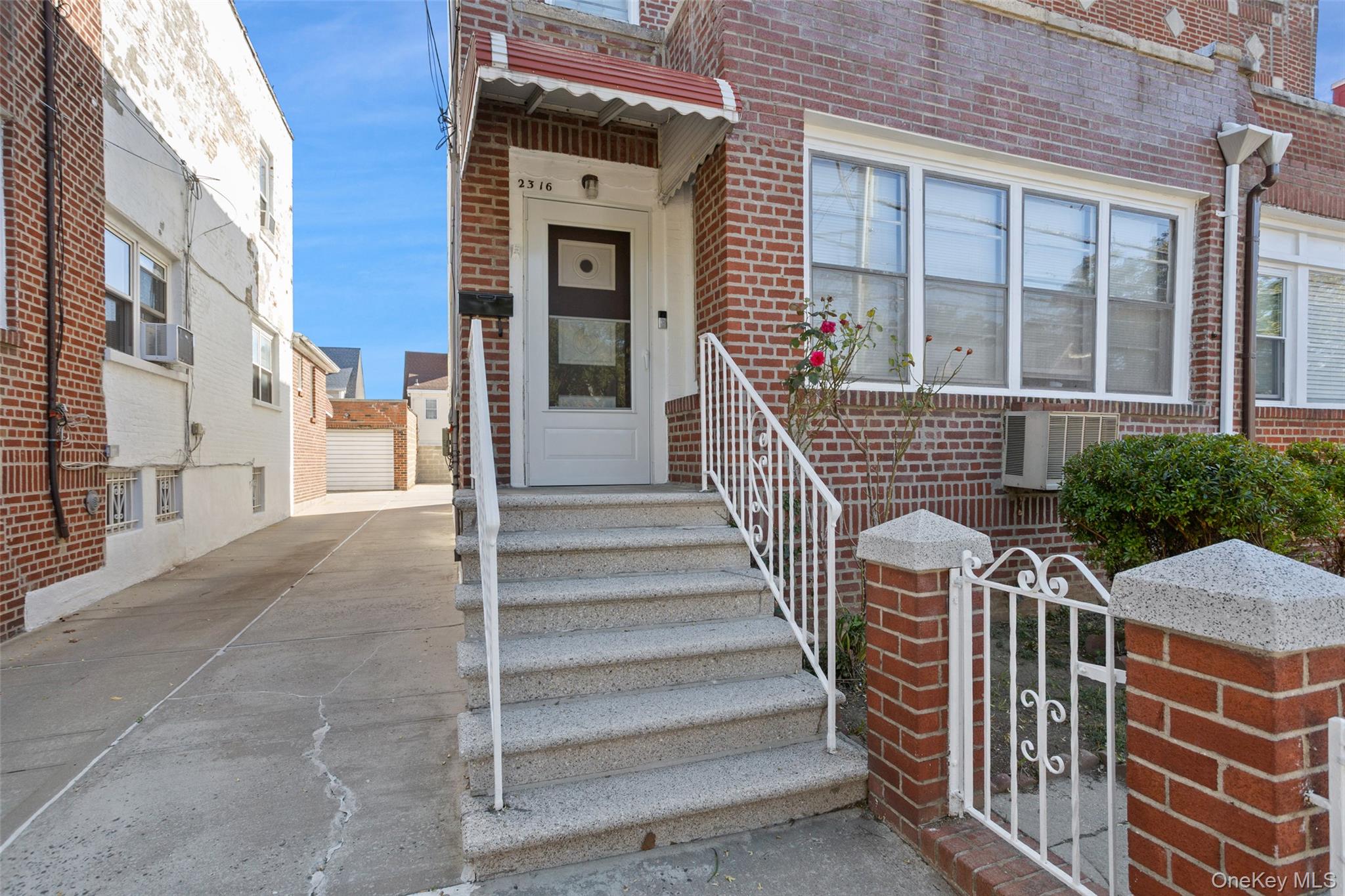 #2 photo, 2316 Laconia Avenue, Bronx , NY 10469