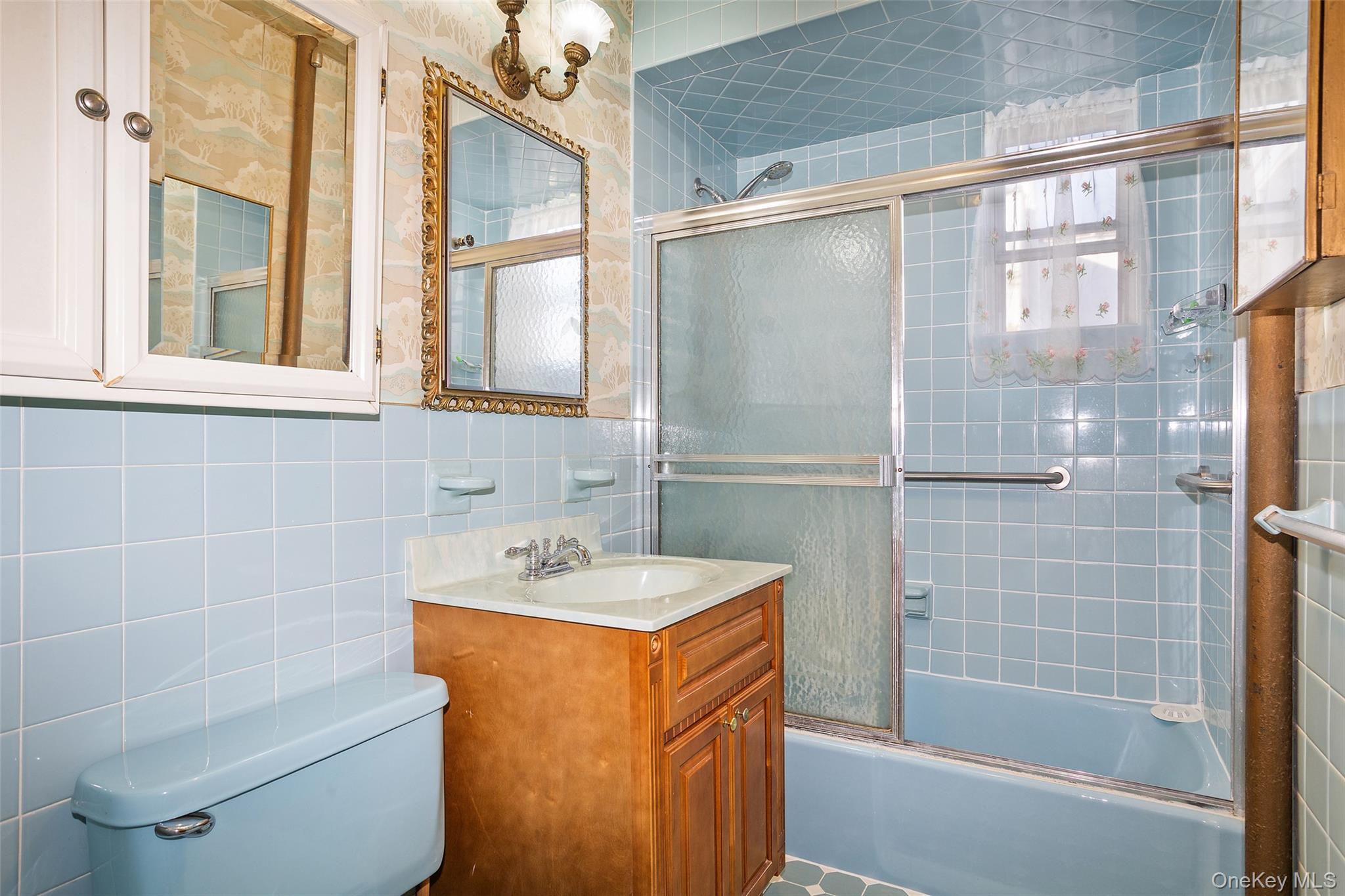 #20 photo, 2316 Laconia Avenue, Bronx , NY 10469