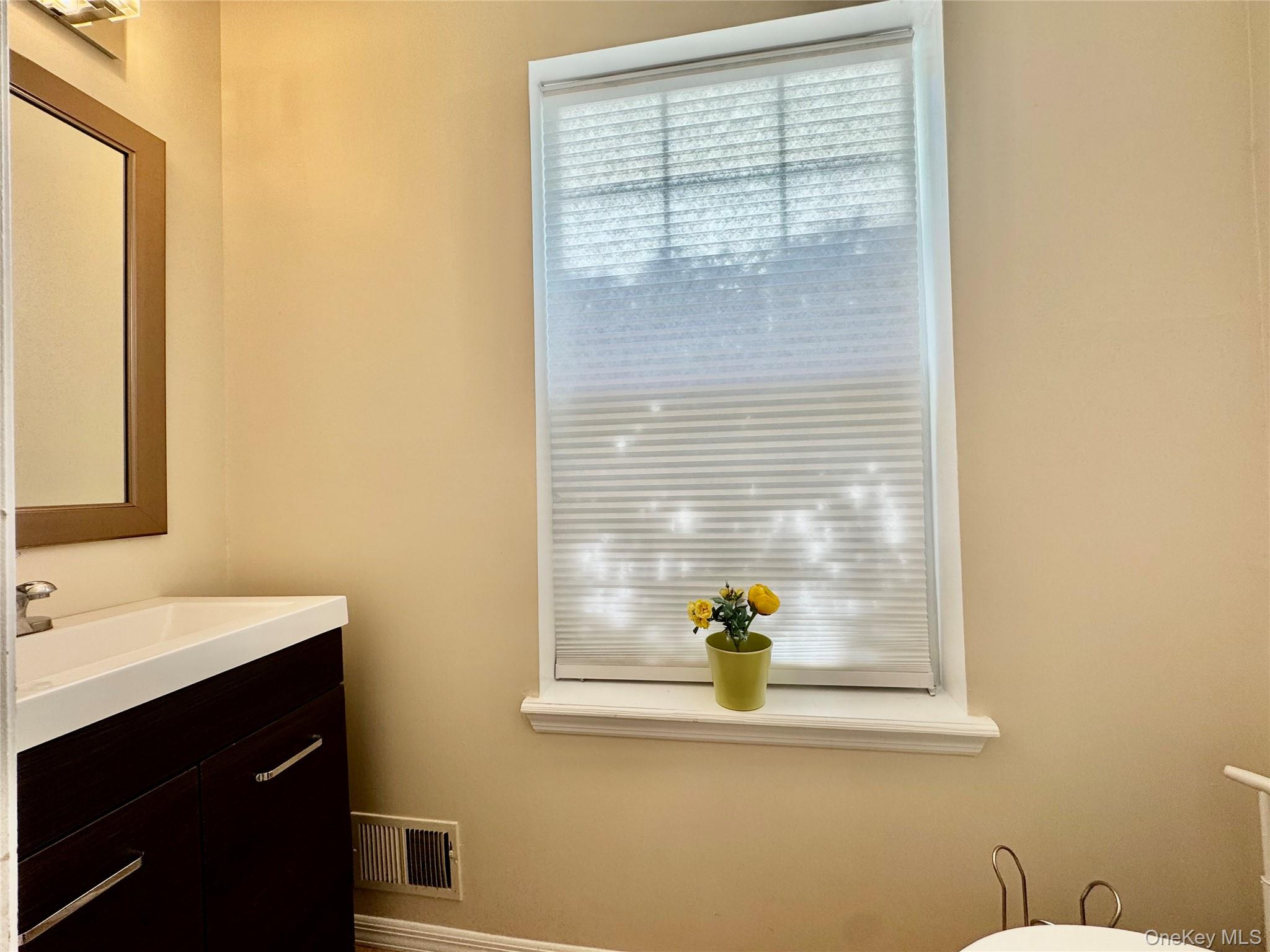 #10 photo, 24 Kent Court, Middletown , NY 10940