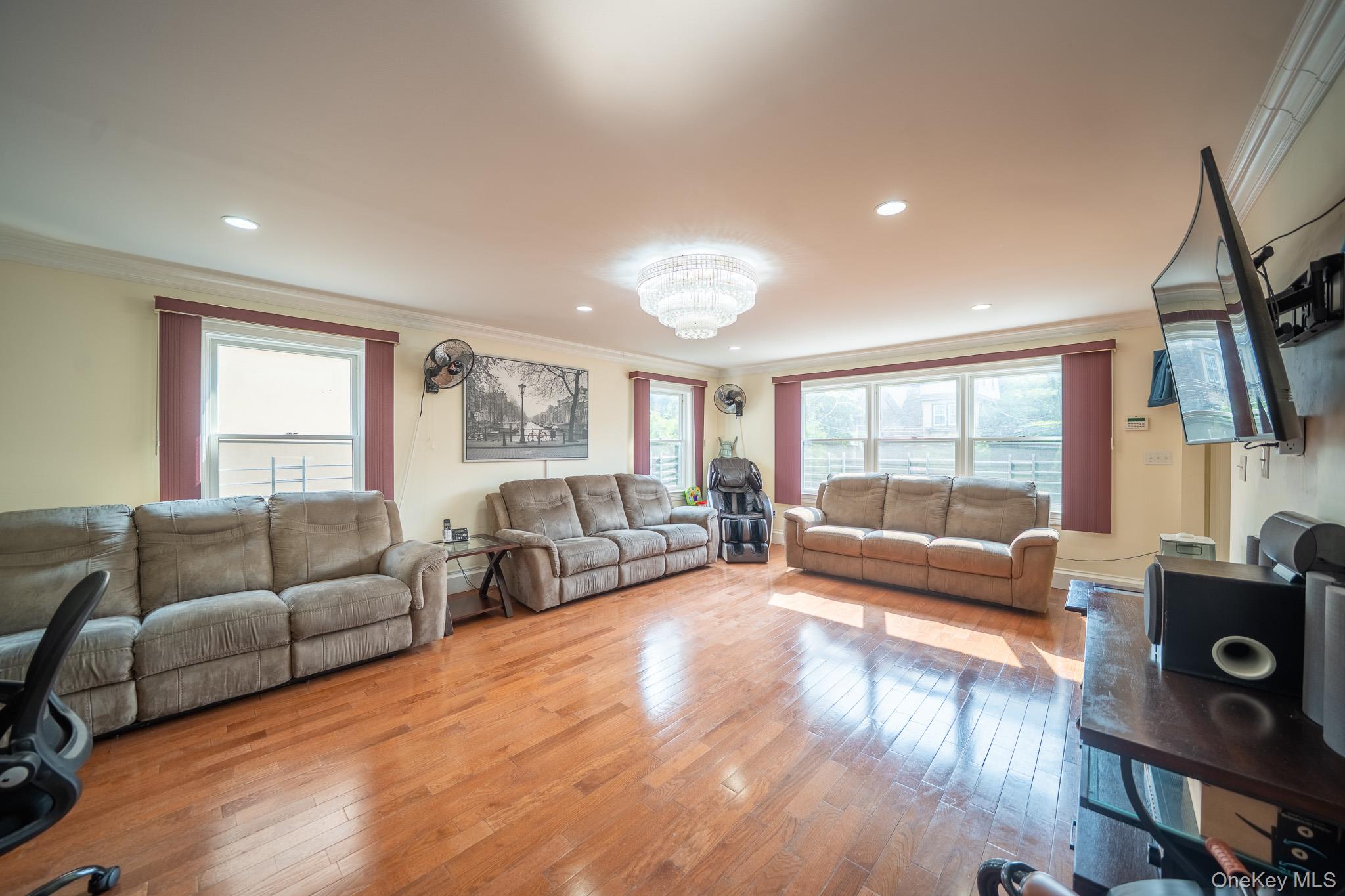 #3 photo, 580 Valley Avenue, Yonkers , NY 10703