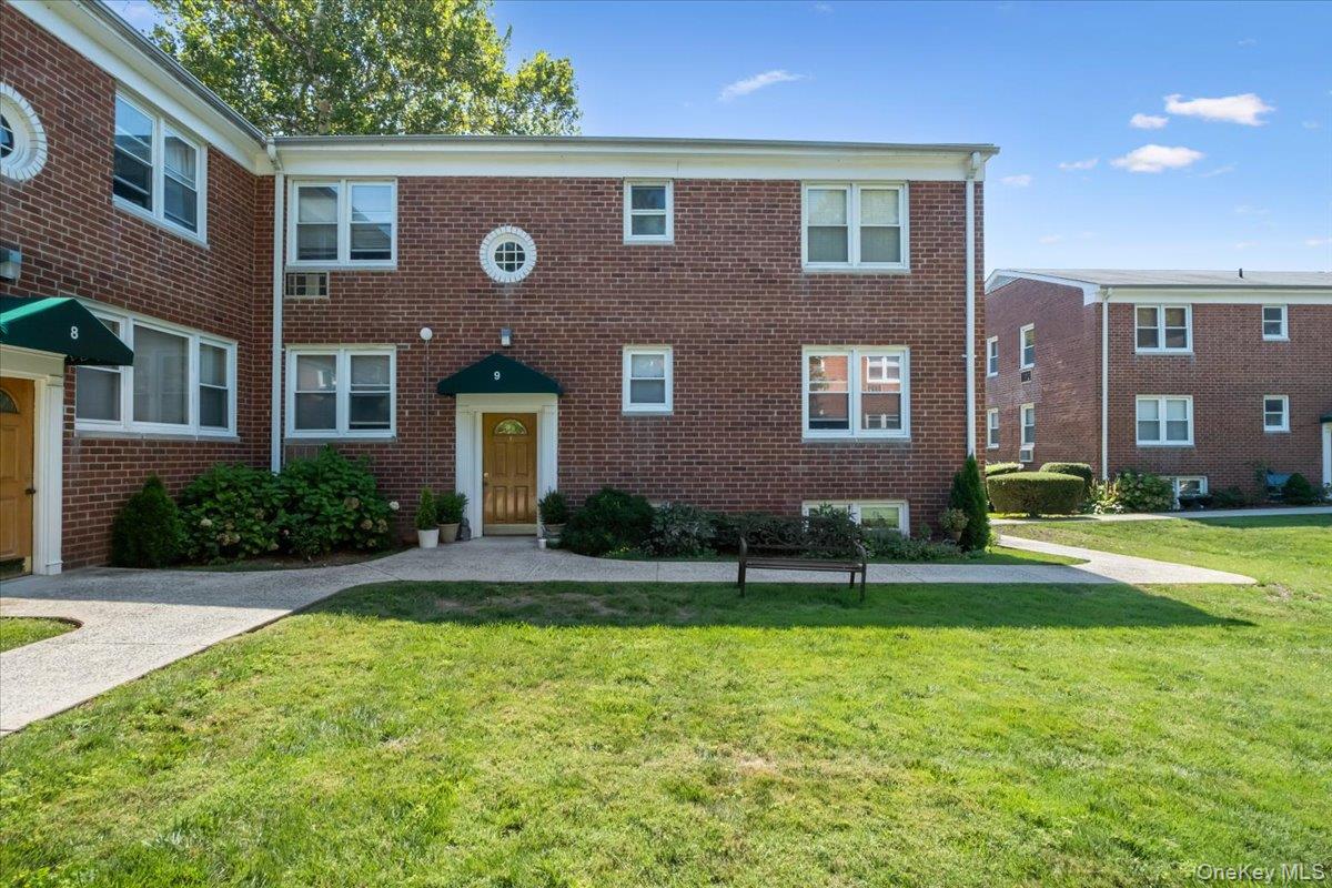 #1 photo, 643 Pelham Road, New Rochelle , NY 10805