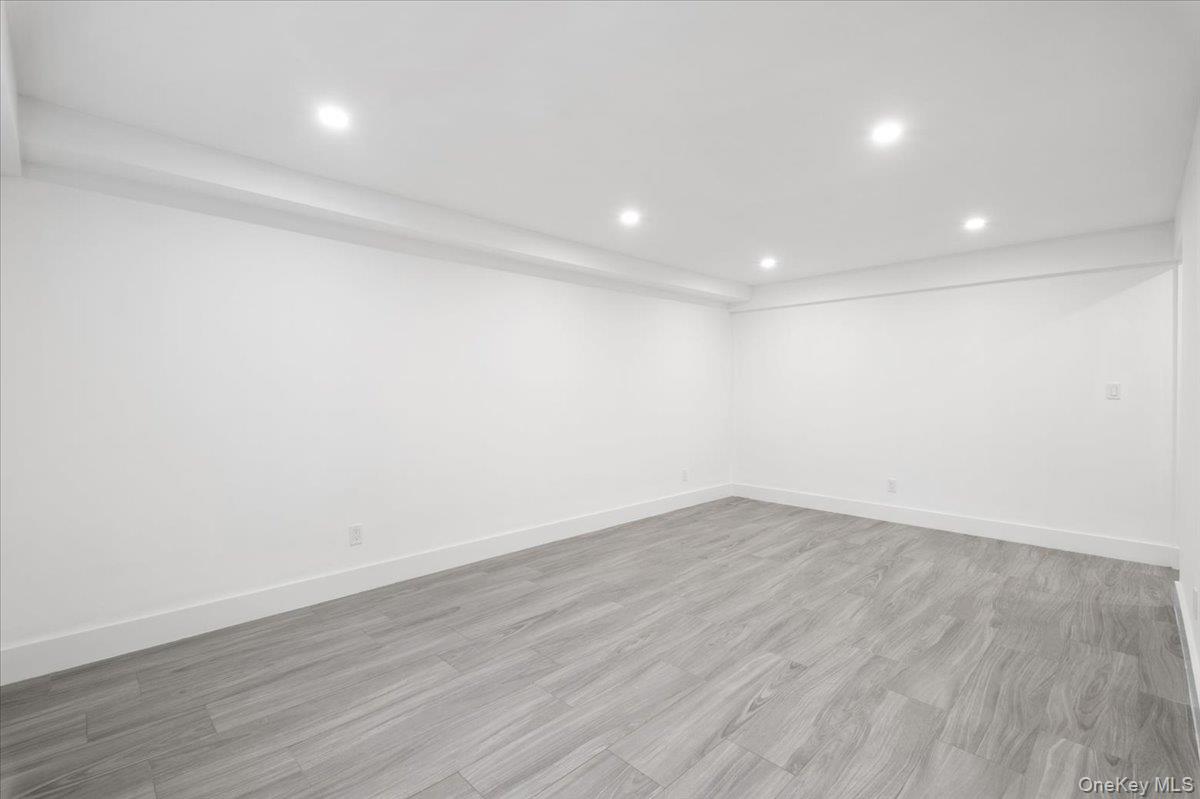 #12 photo, 643 Pelham Road, New Rochelle , NY 10805