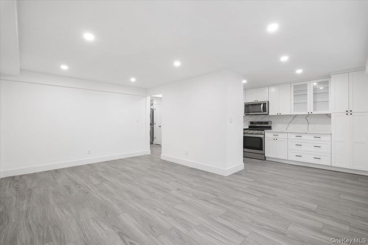 #2 photo, 643 Pelham Road, New Rochelle , NY 10805