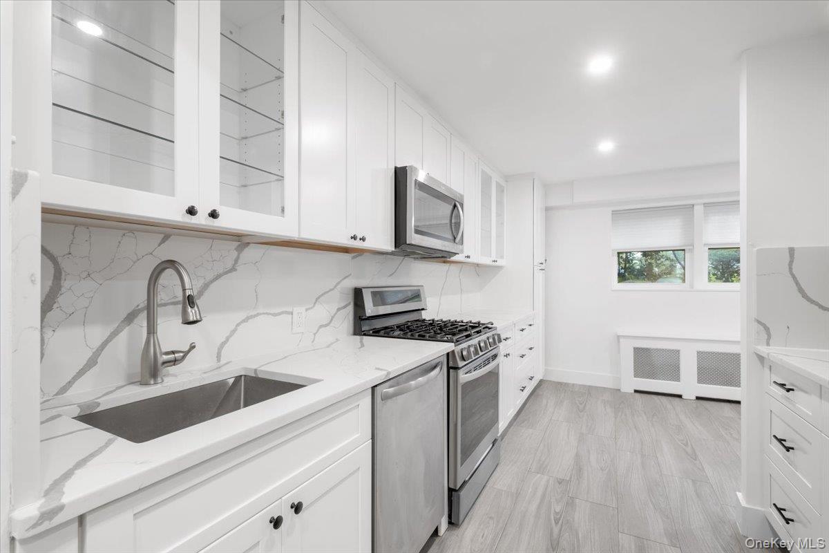 #3 photo, 643 Pelham Road, New Rochelle , NY 10805