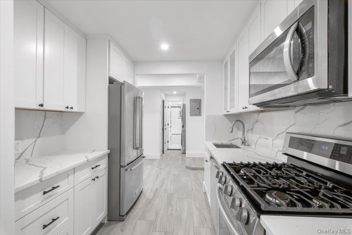 #4 photo, 643 Pelham Road, New Rochelle , NY 10805