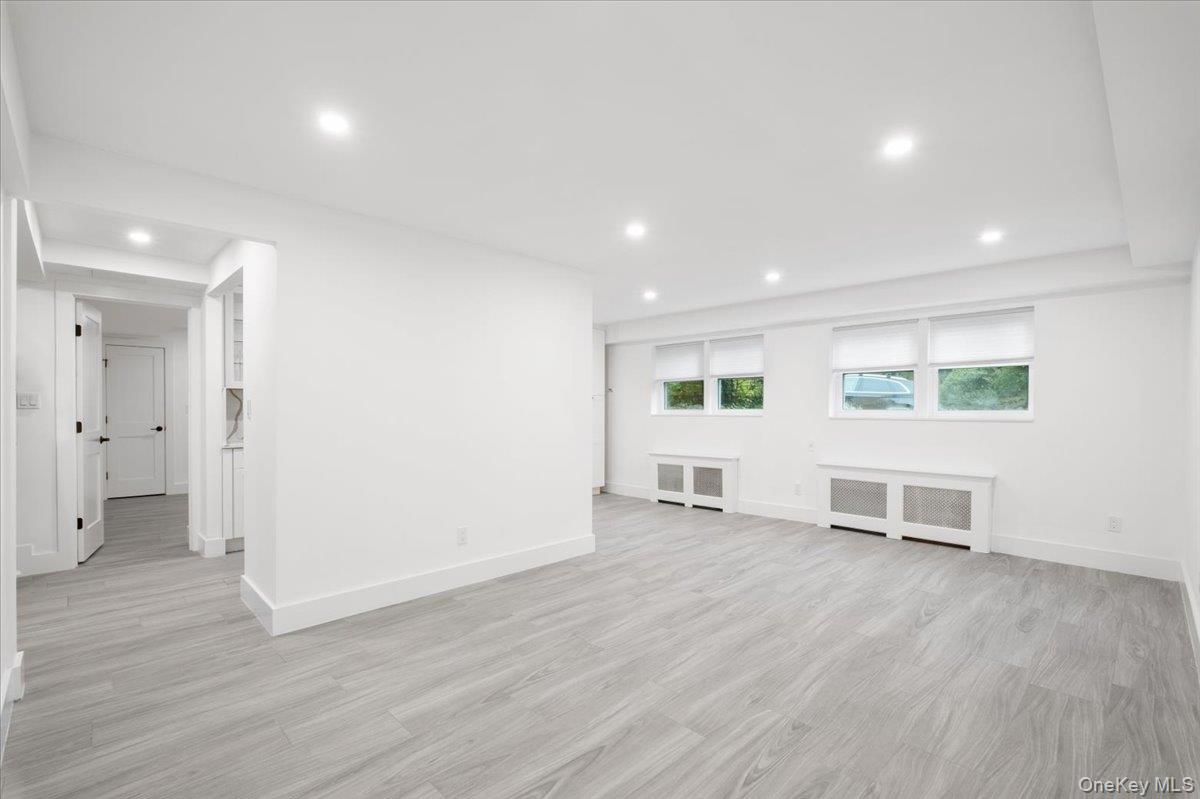 #5 photo, 643 Pelham Road, New Rochelle , NY 10805