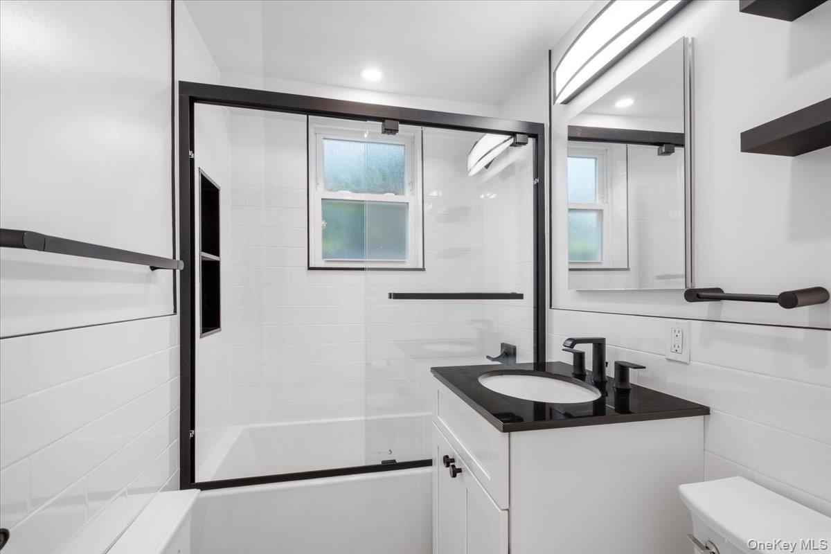 #9 photo, 643 Pelham Road, New Rochelle , NY 10805