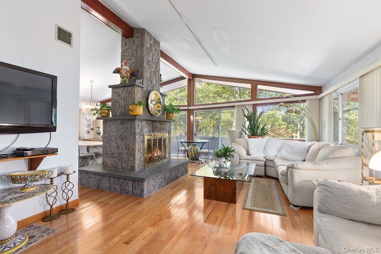 #14 photo, 5 Crescent Lane, Putnam Valley , NY 10579