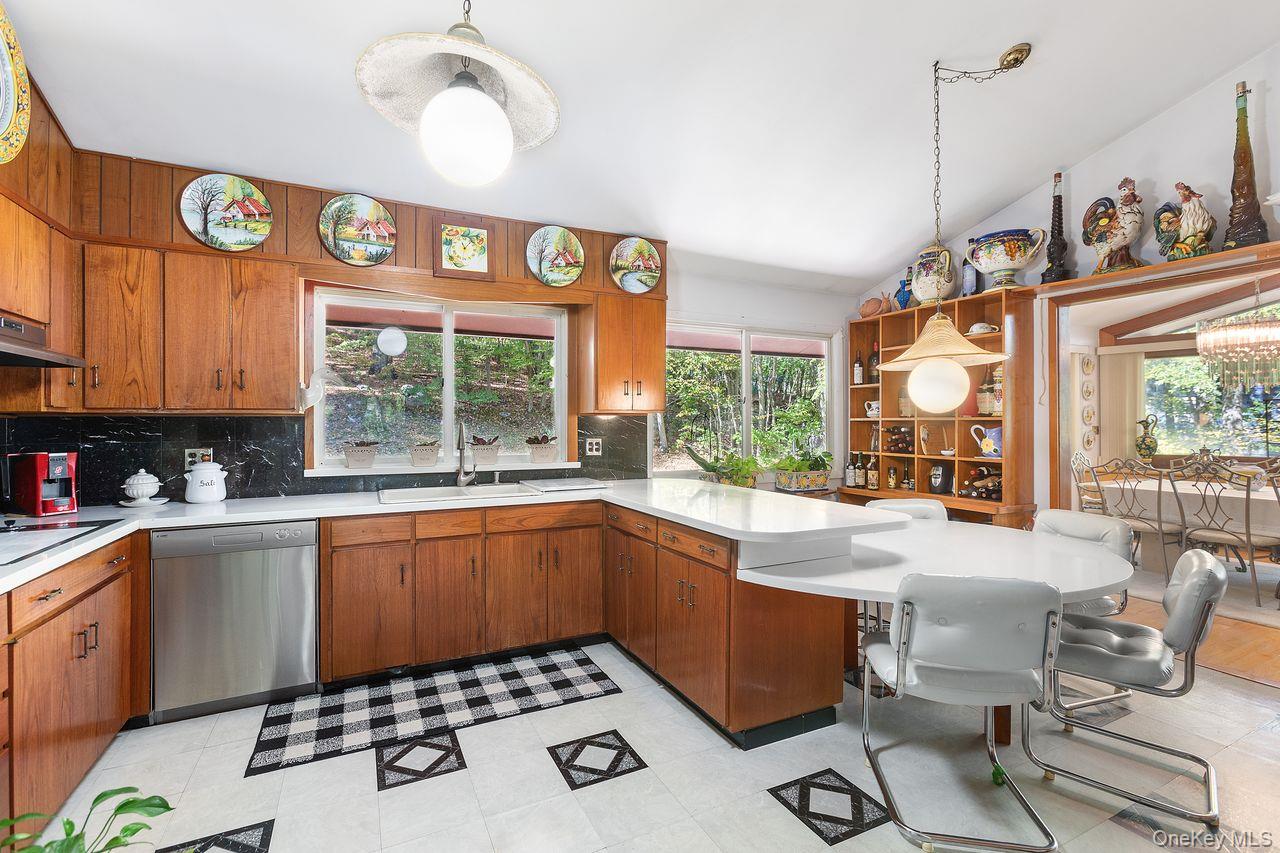 #4 photo, 5 Crescent Lane, Putnam Valley , NY 10579