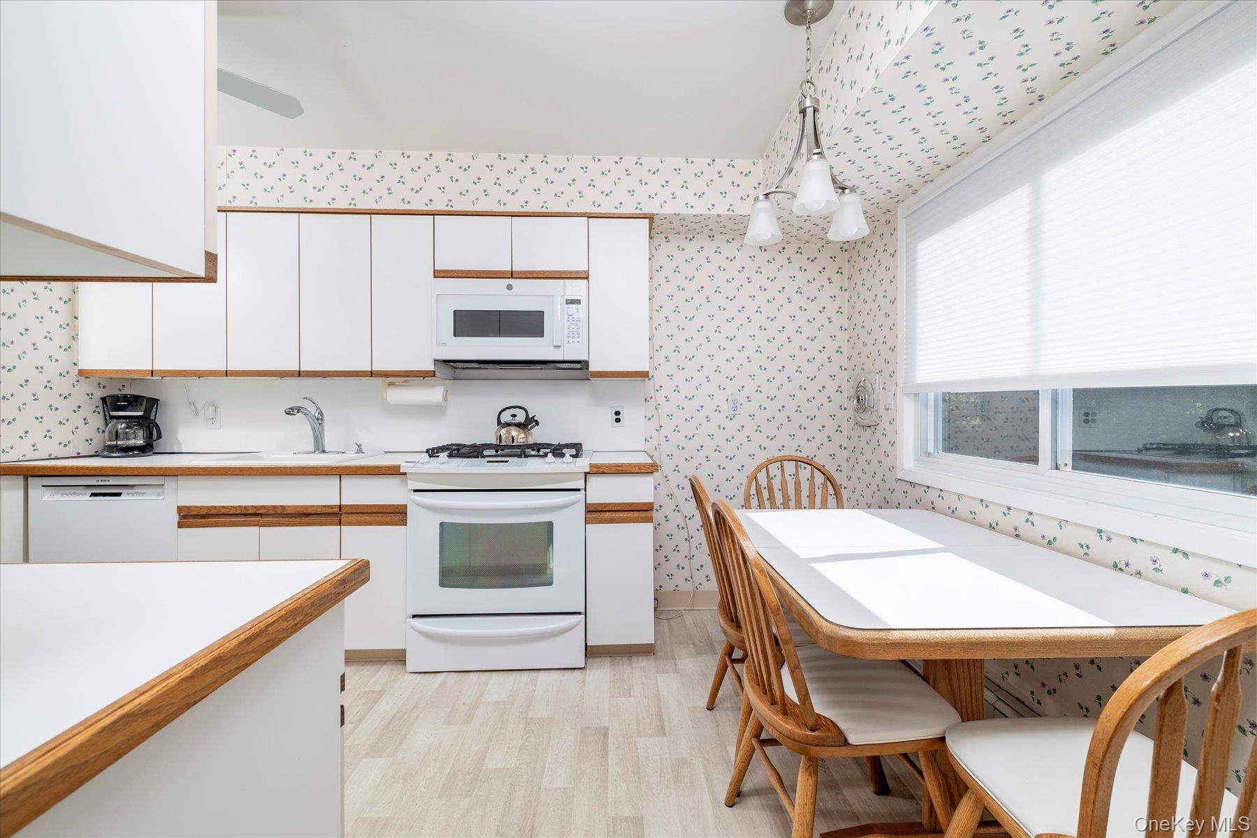 #12 photo, 33 Starks Place, ナッソー郡 Lynbrook , NY 11563