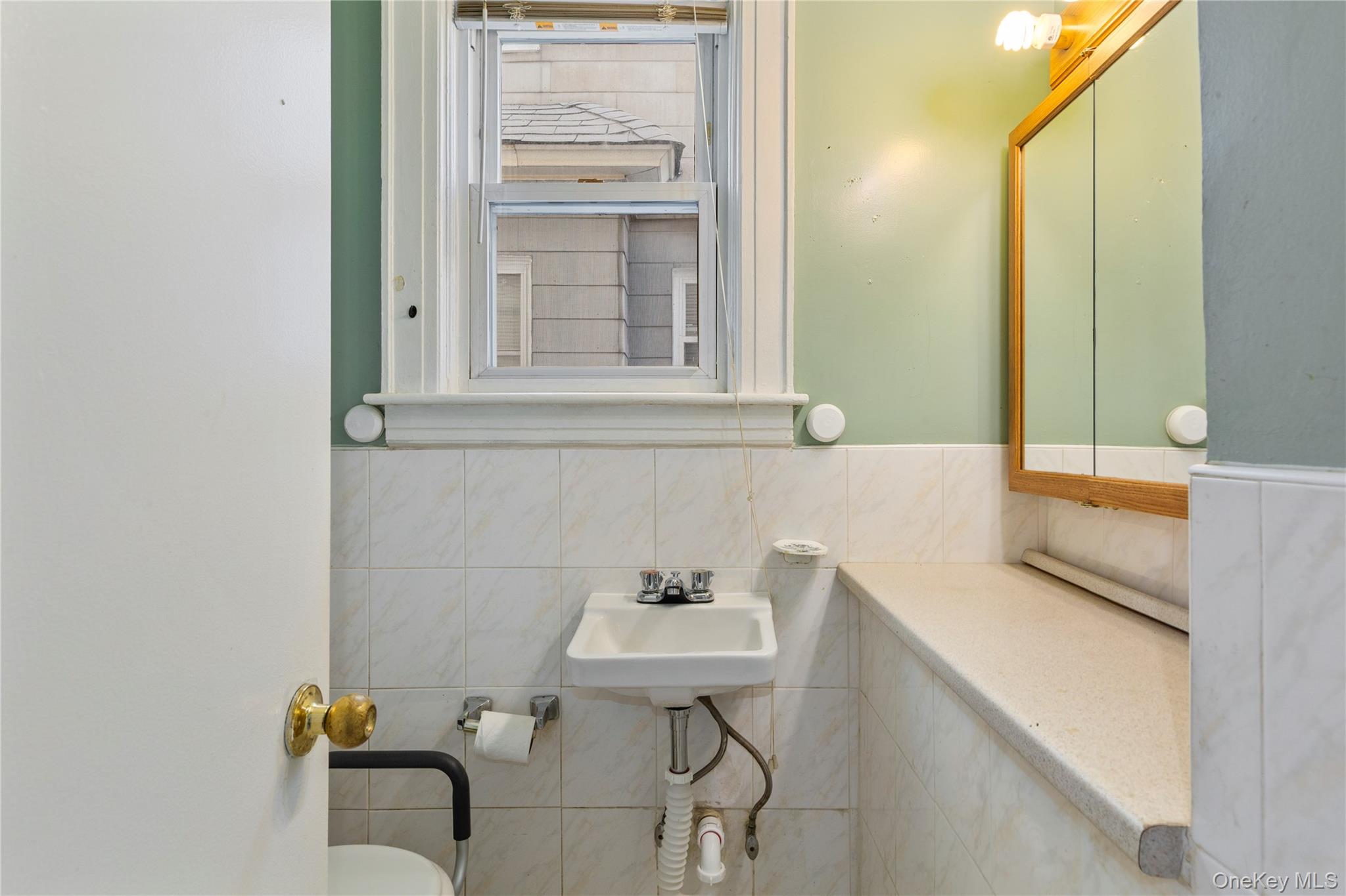 #8 photo, 9037 180th Street, クイーンズ区 Jamaica , NY 11432