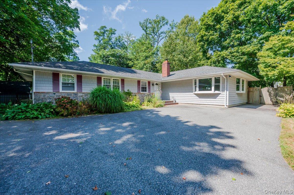 #1 photo, 237 Oakwood Road, Huntington , NY 11743