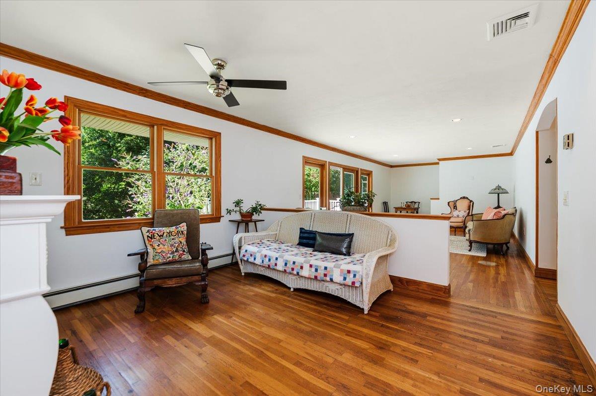 #7 photo, 237 Oakwood Road, Huntington , NY 11743