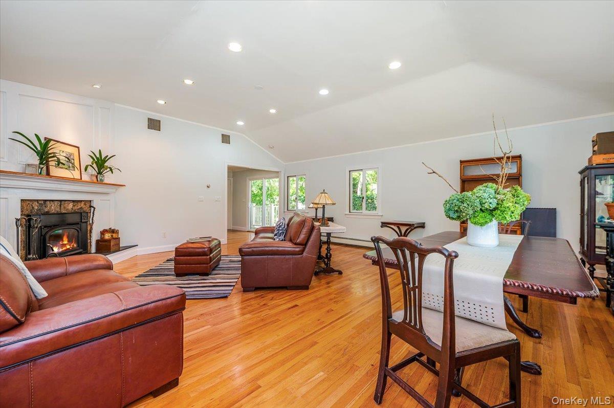 #9 photo, 237 Oakwood Road, Huntington , NY 11743