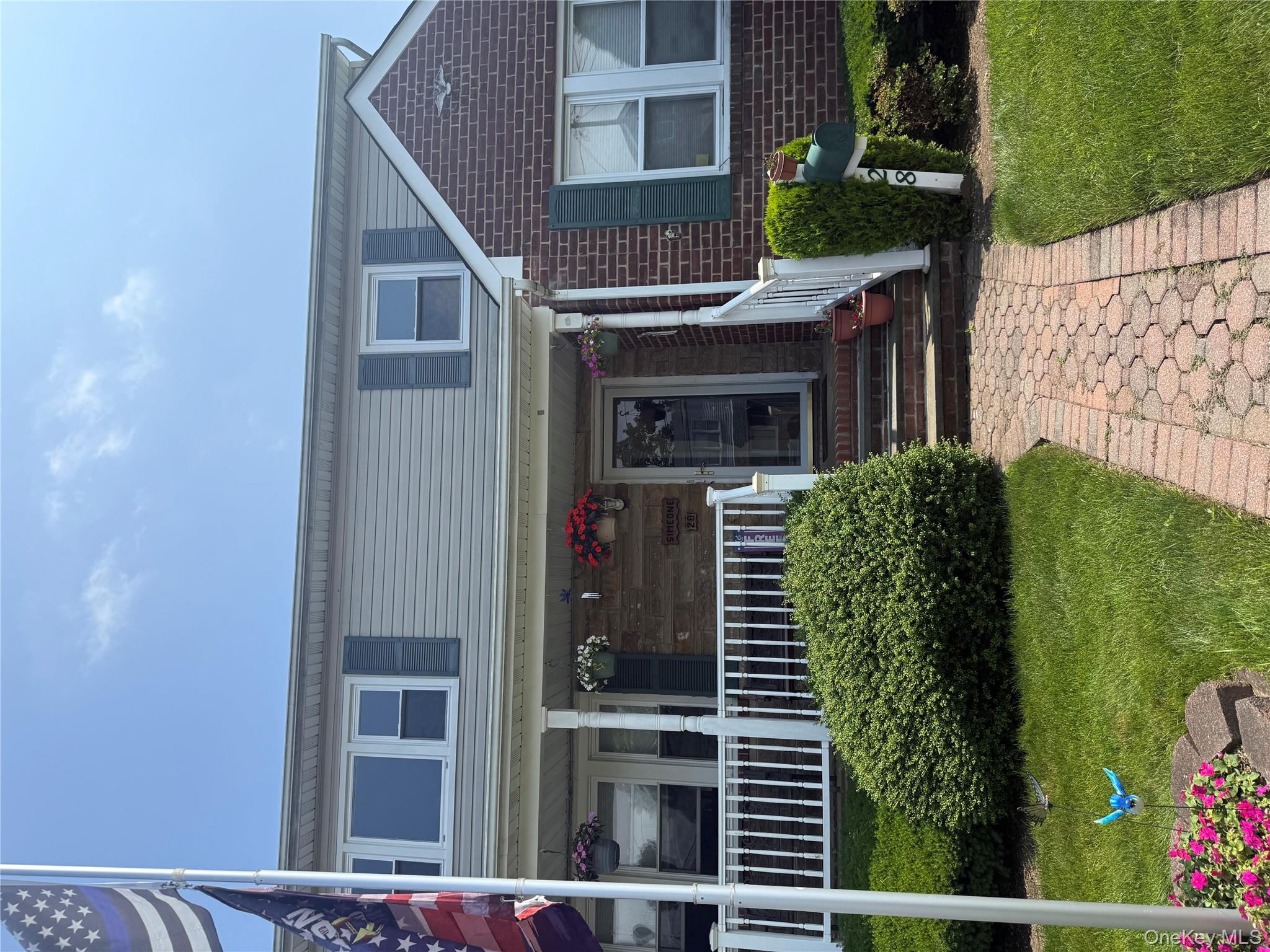 #1 photo, 28 Lenox Avenue, ナッソー郡 Westbury , NY 11590