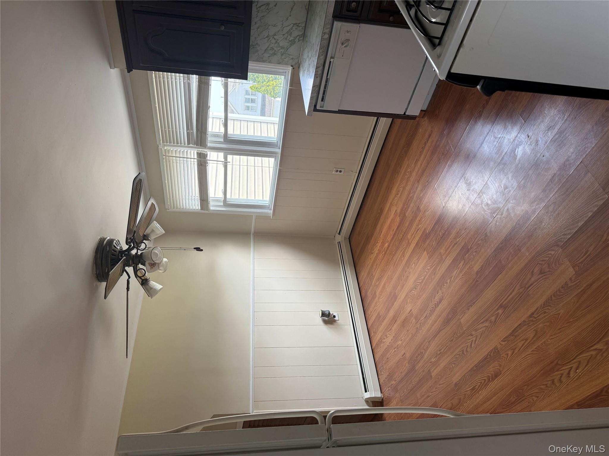 #3 photo, 28 Lenox Avenue, ナッソー郡 Westbury , NY 11590