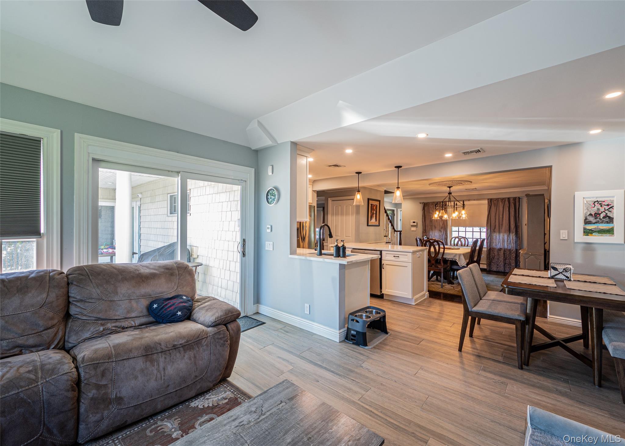 #10 photo, 74 Broadway, Bethpage , NY 11714