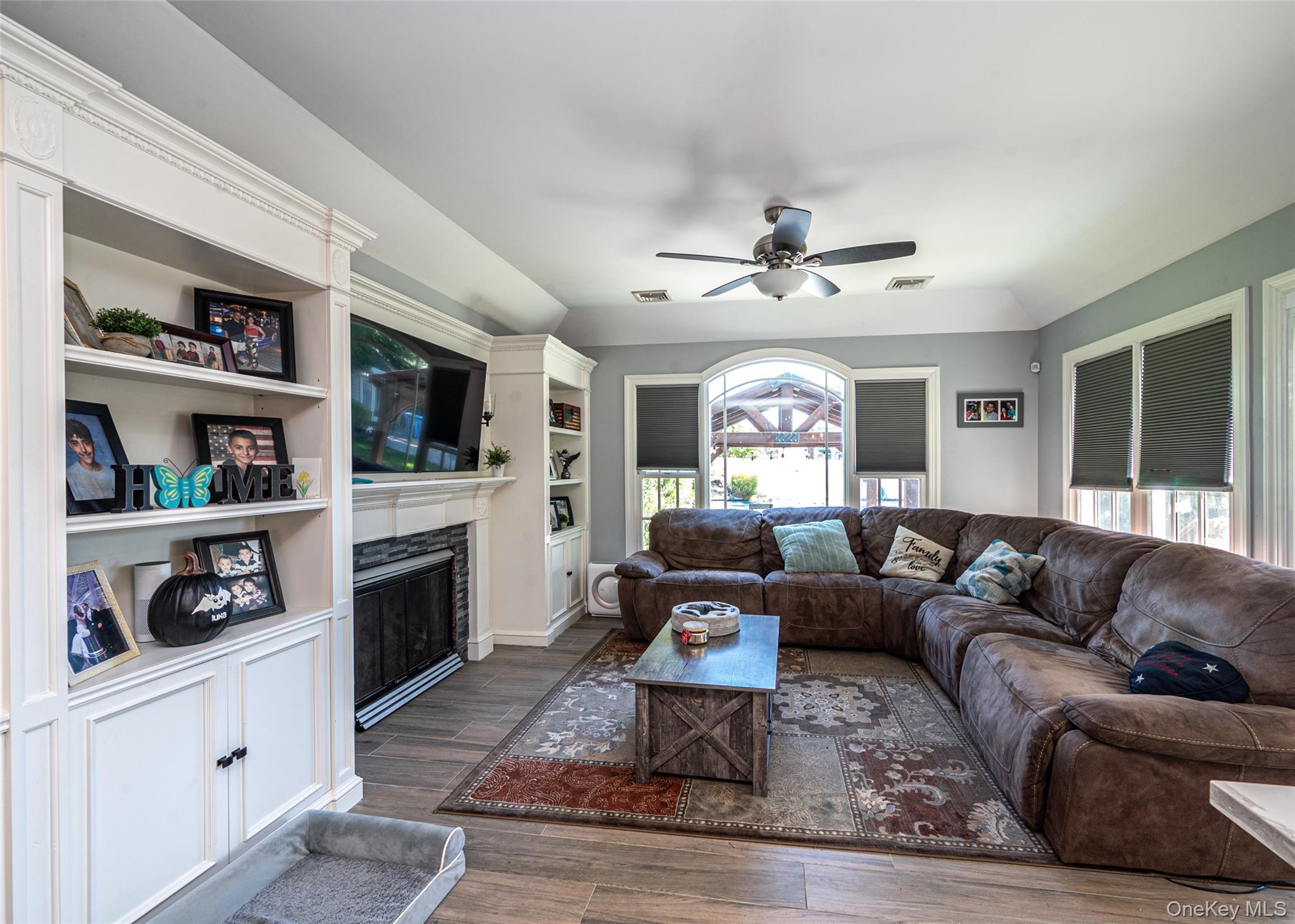 #11 photo, 74 Broadway, Bethpage , NY 11714