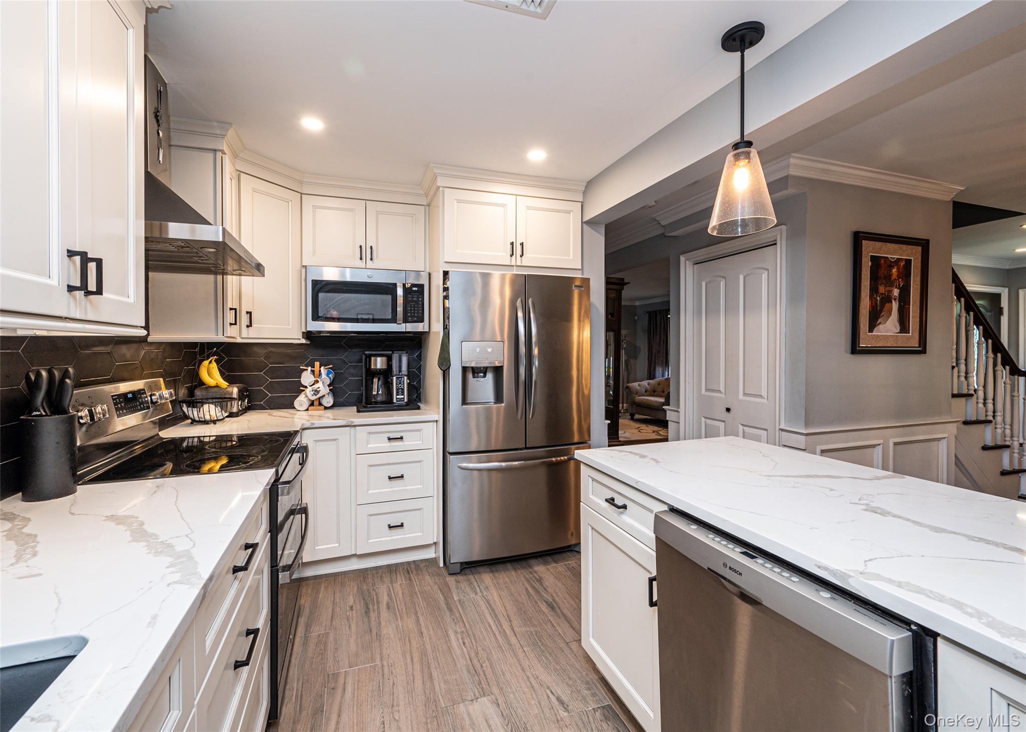 #13 photo, 74 Broadway, Bethpage , NY 11714