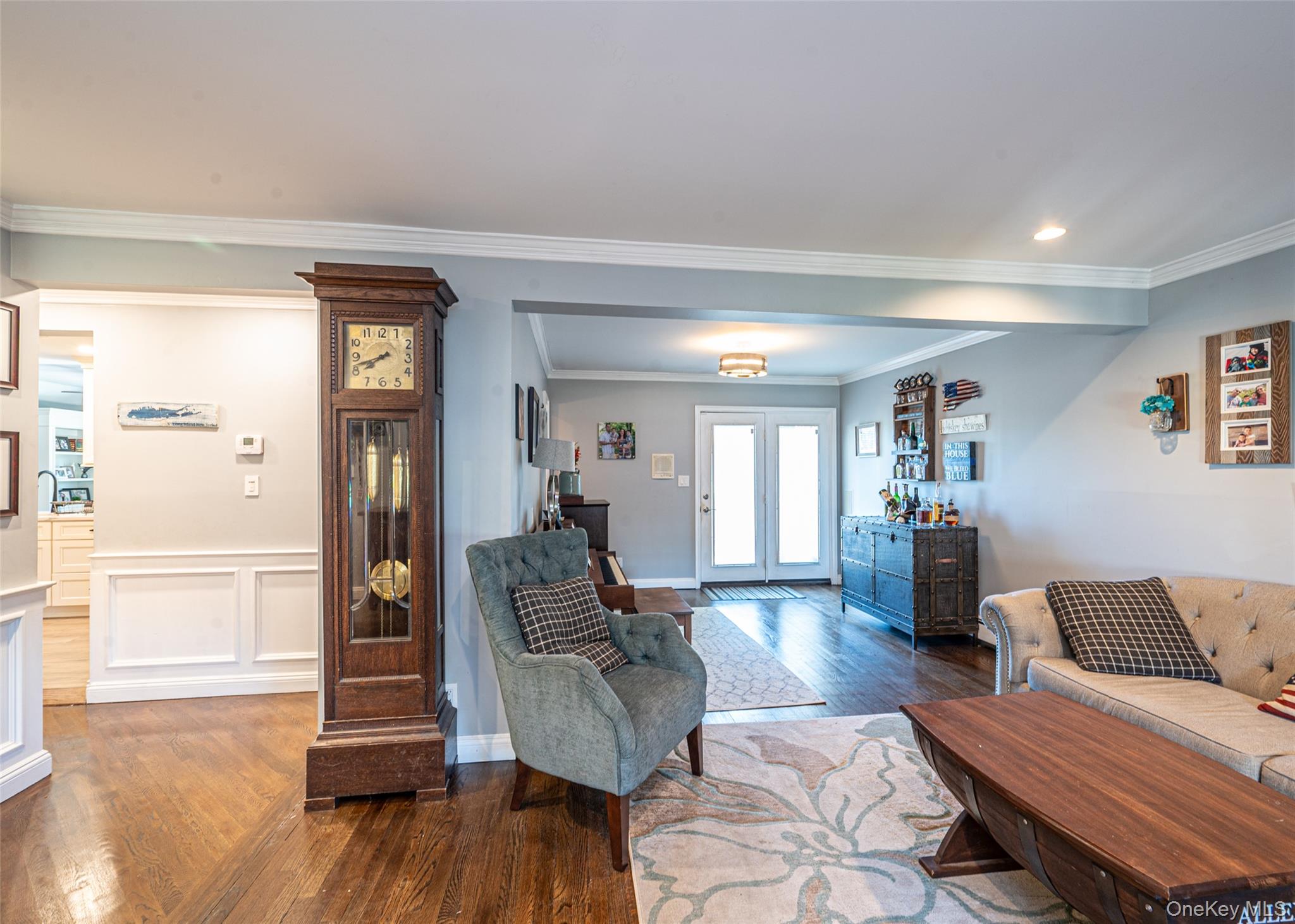 #15 photo, 74 Broadway, Bethpage , NY 11714