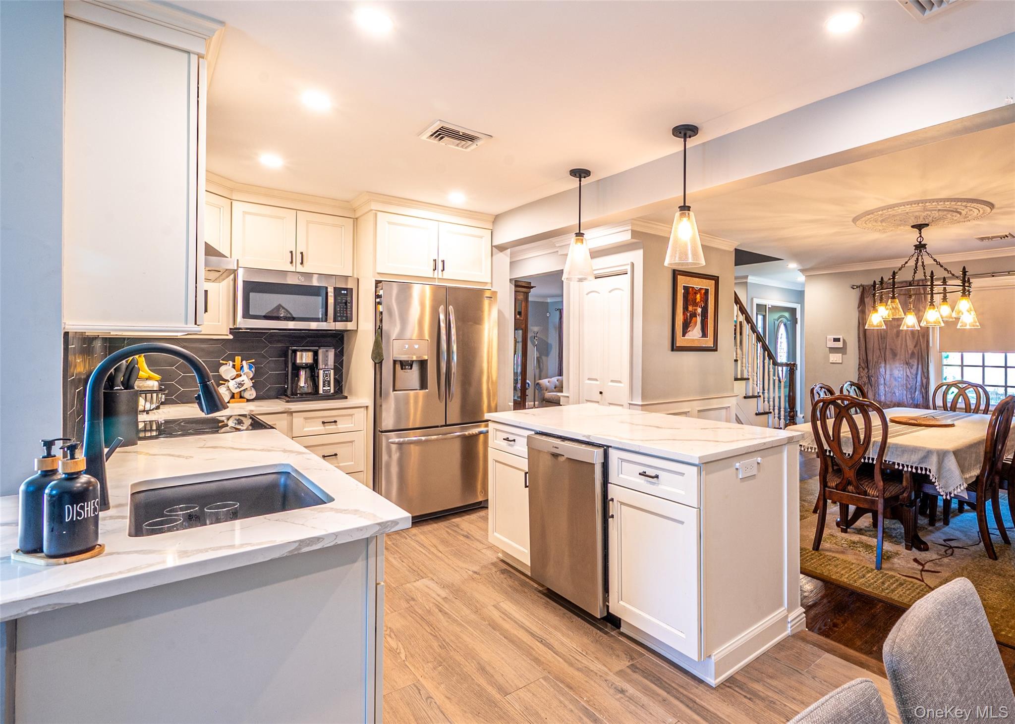 #5 photo, 74 Broadway, Bethpage , NY 11714