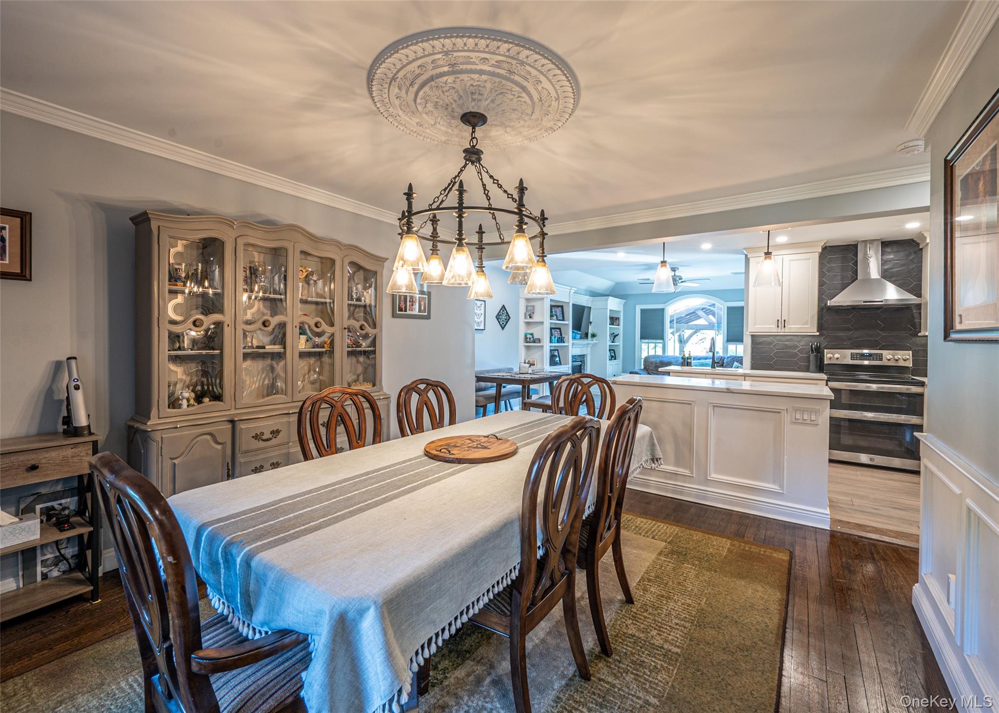 #7 photo, 74 Broadway, Bethpage , NY 11714