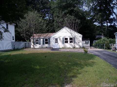 #1 photo, 44 Grant Street, 东长岛 East Northport , NY 11731