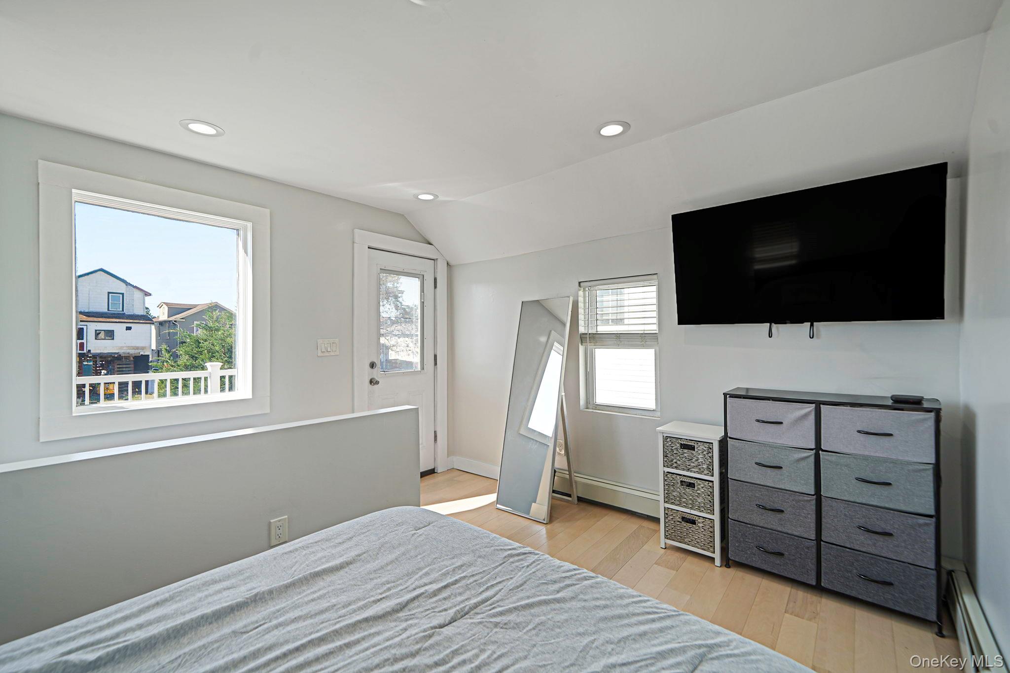 #12 photo, 252 Arthur Street, ナッソー郡 Freeport , NY 11520