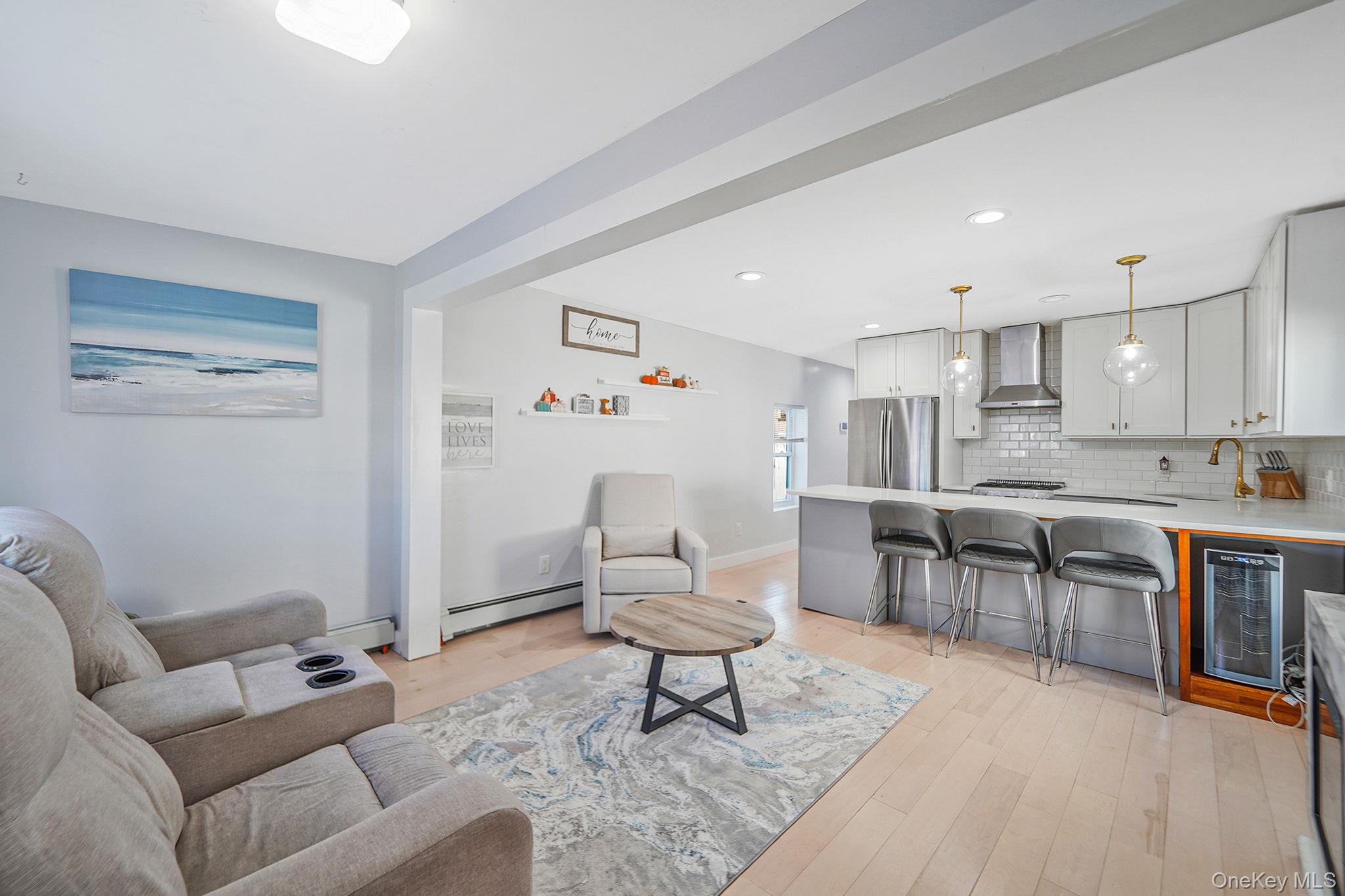 #3 photo, 252 Arthur Street, ナッソー郡 Freeport , NY 11520