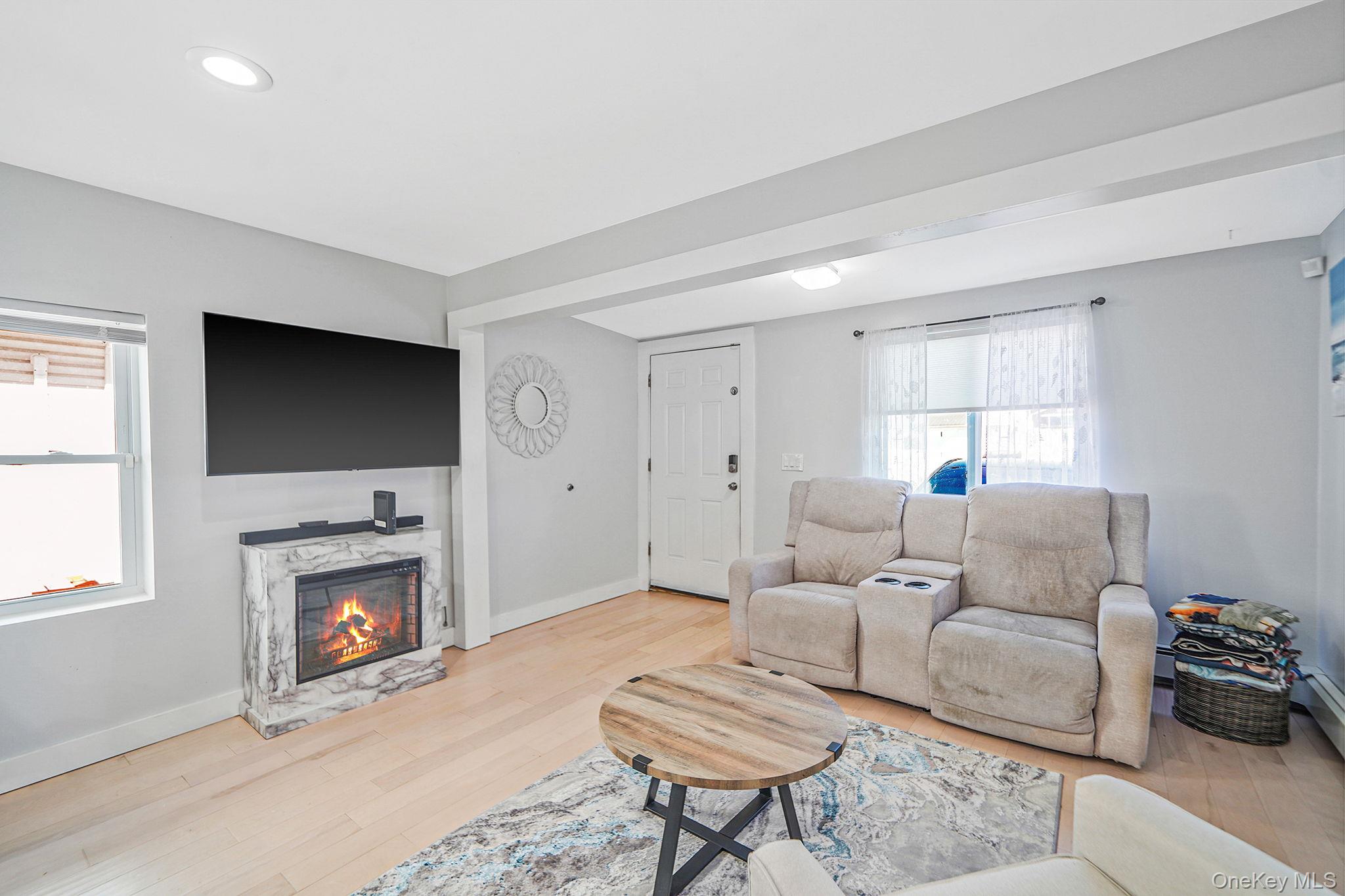 #7 photo, 252 Arthur Street, ナッソー郡 Freeport , NY 11520