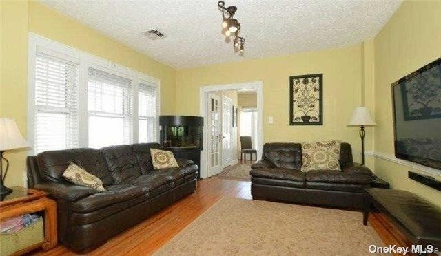 #4 photo, 31 Highland Court, サフォーク郡 Huntington , NY 11743