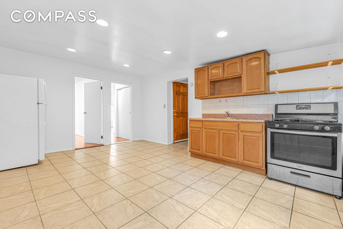 #6 photo, 116 Ryerson Street, Clinton Hill , NY 11205