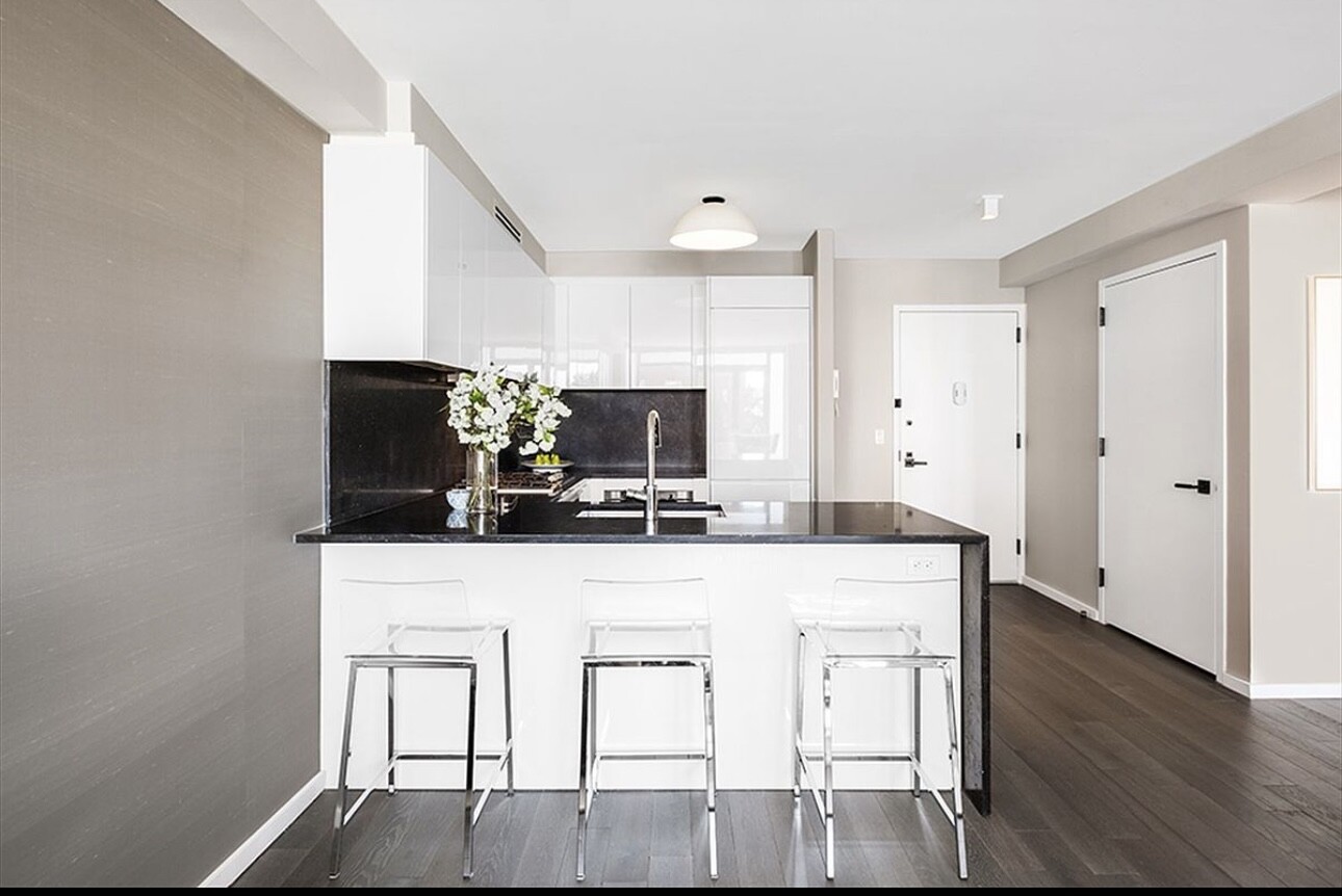 #3 photo, 385 1ST Avenue, Gramercy Park , NY 10010