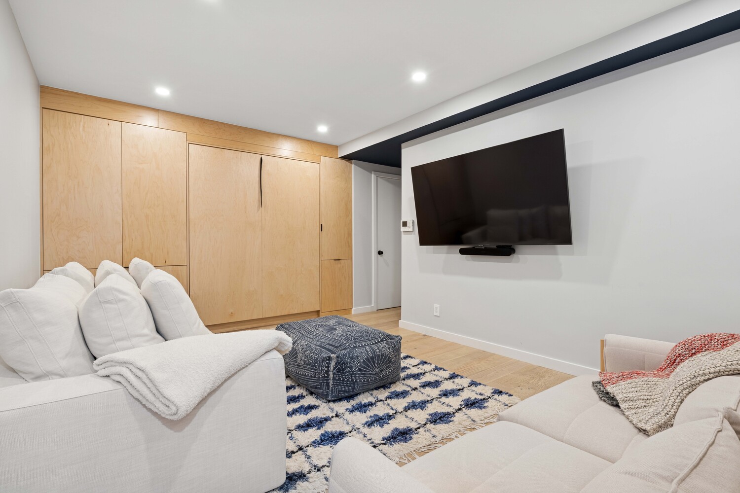 #12 photo, 239 E 10TH Street, East Village , NY 10003