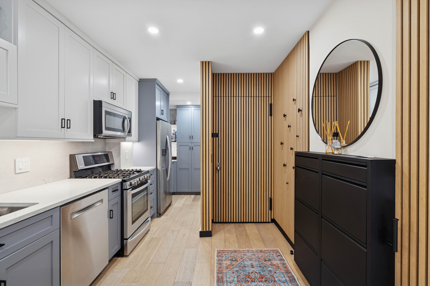 #6 photo, 239 E 10TH Street, East Village , NY 10003