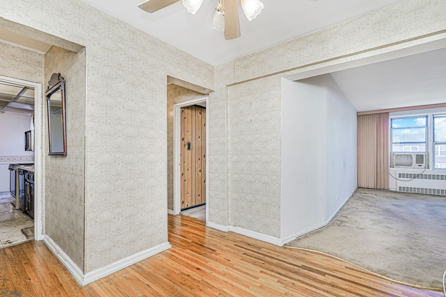 #2 photo, 2514 E 7TH Street, Sheepshead Bay , NY 11235