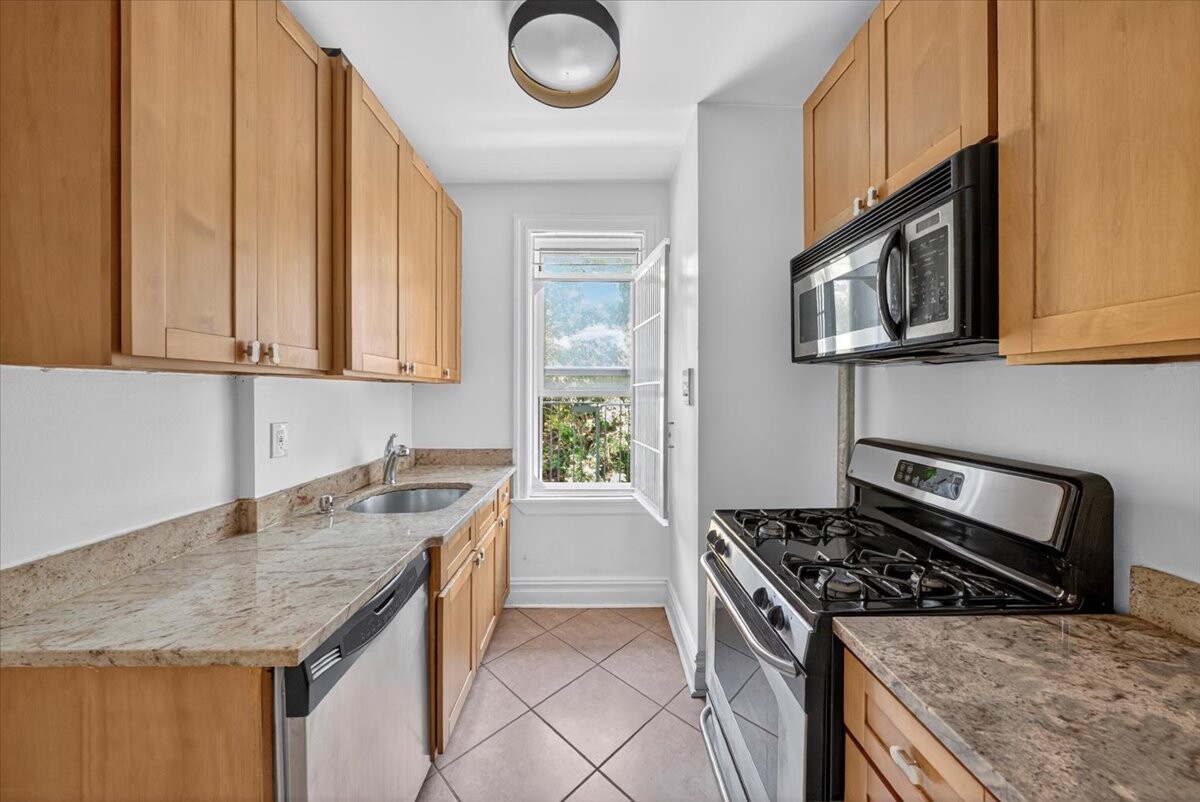 #11 photo, 811 WALTON Avenue, Concourse , NY 10451