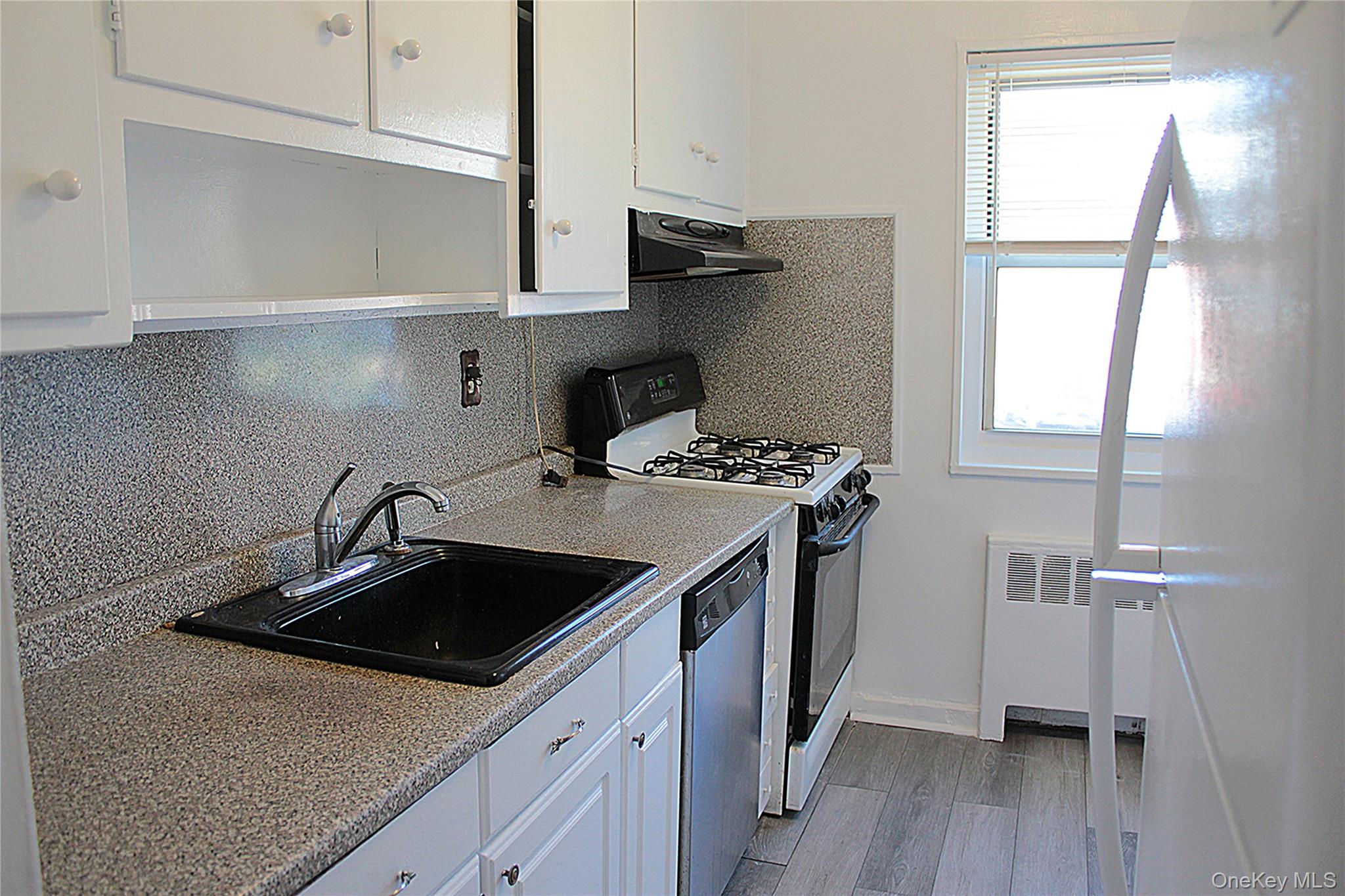 #2 photo, 28 DeHaven Drive, Yonkers , NY 10701