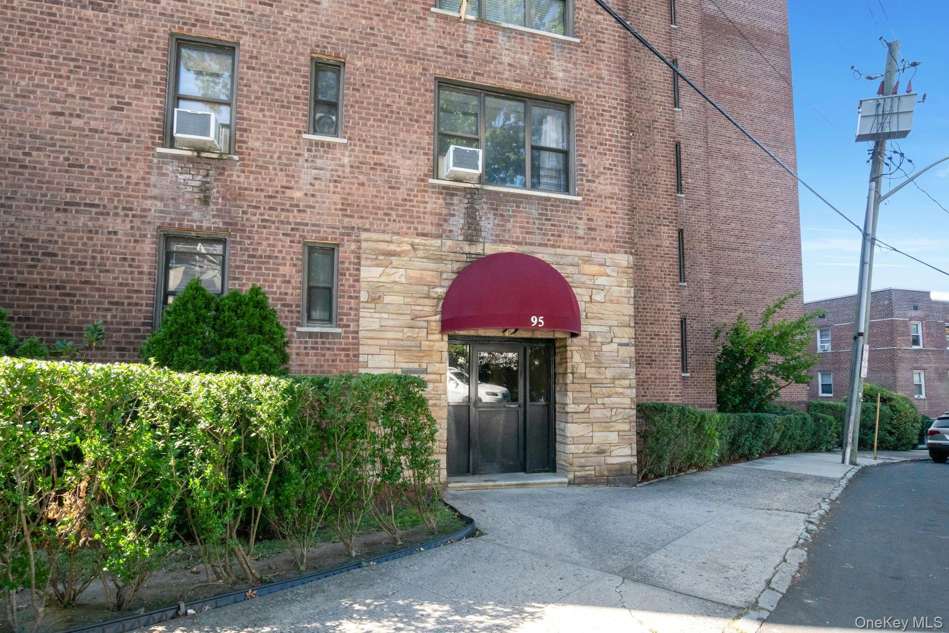 #2 photo, 95 Sedgwick Avenue, Yonkers , NY 10705