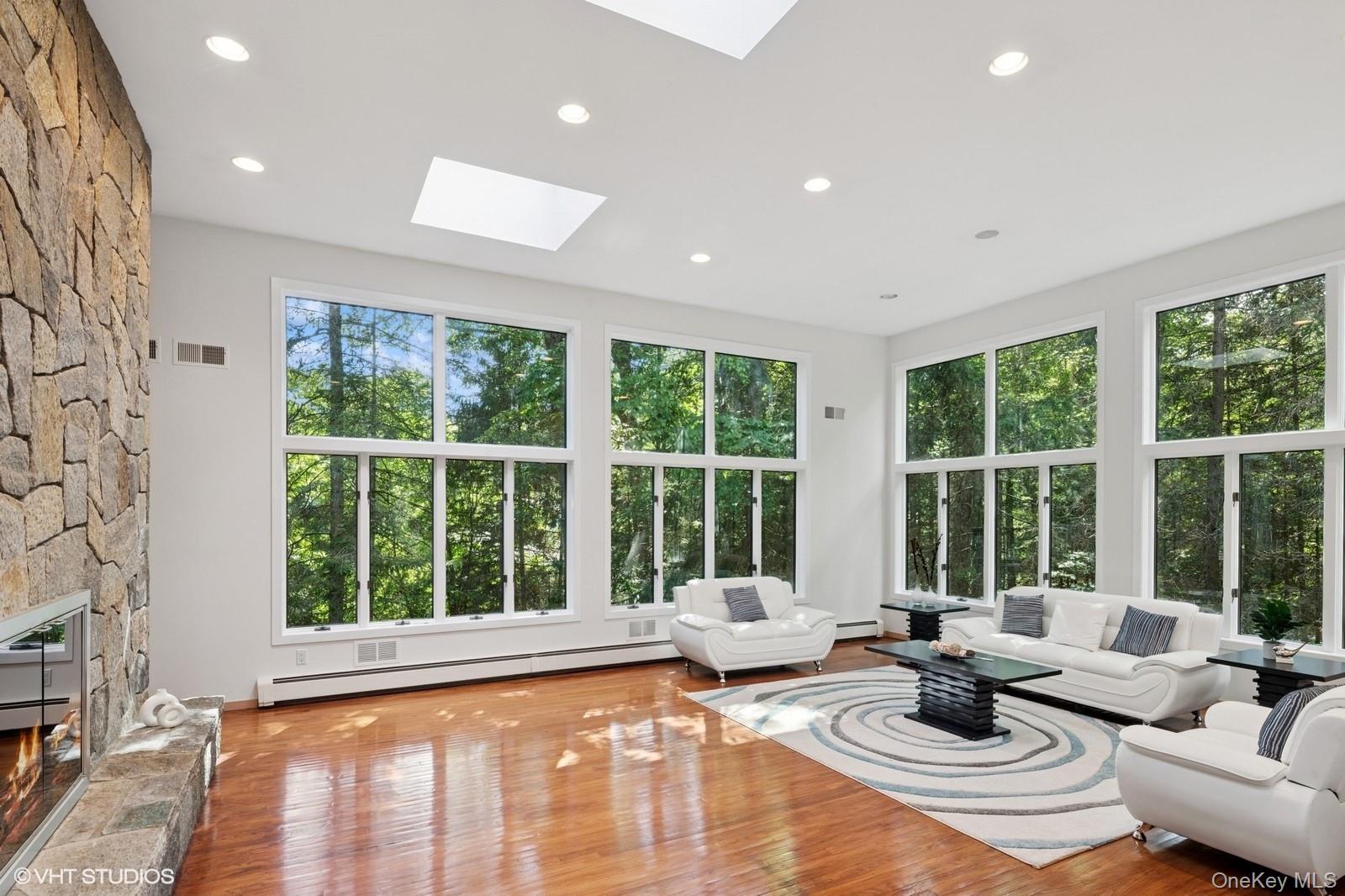 #4 photo, 4 Hemlock Hollow Place, Armonk , NY 10504