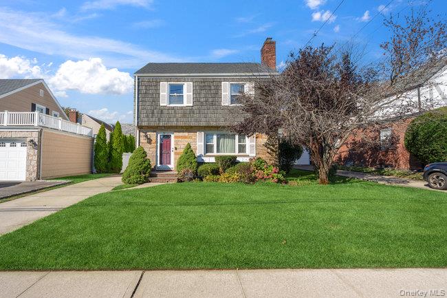 #1 photo, 71 Dogwood Avenue, नासाउ काउंटी Malverne , NY 11565