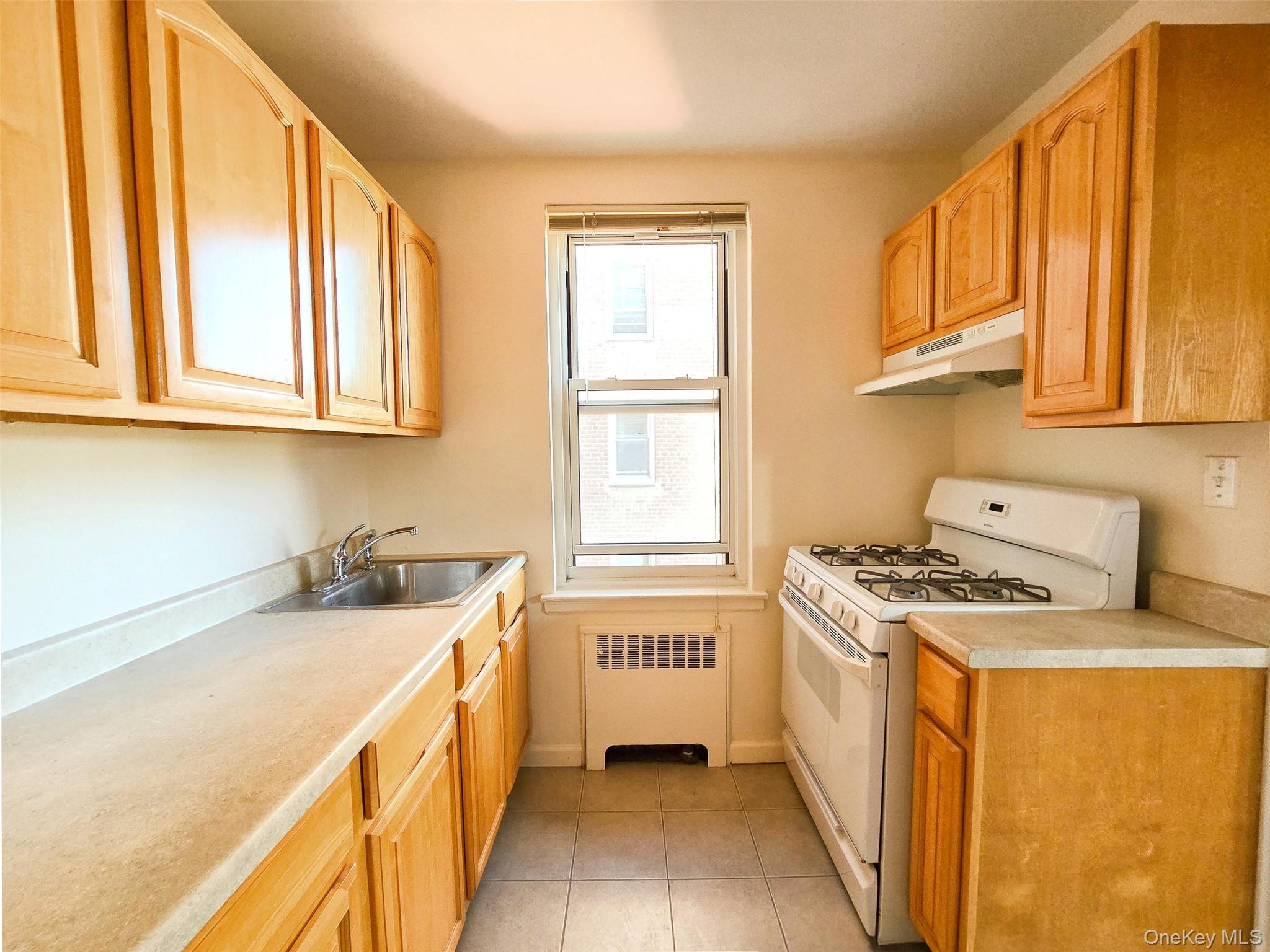 #10 photo, 30-11 Parsons Boulevard, クイーンズ区 Flushing , NY 11354