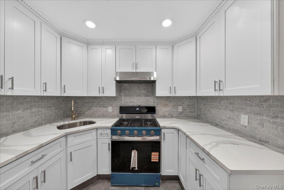 #12 photo, 11157 166th Street, Jamaica , NY 11433