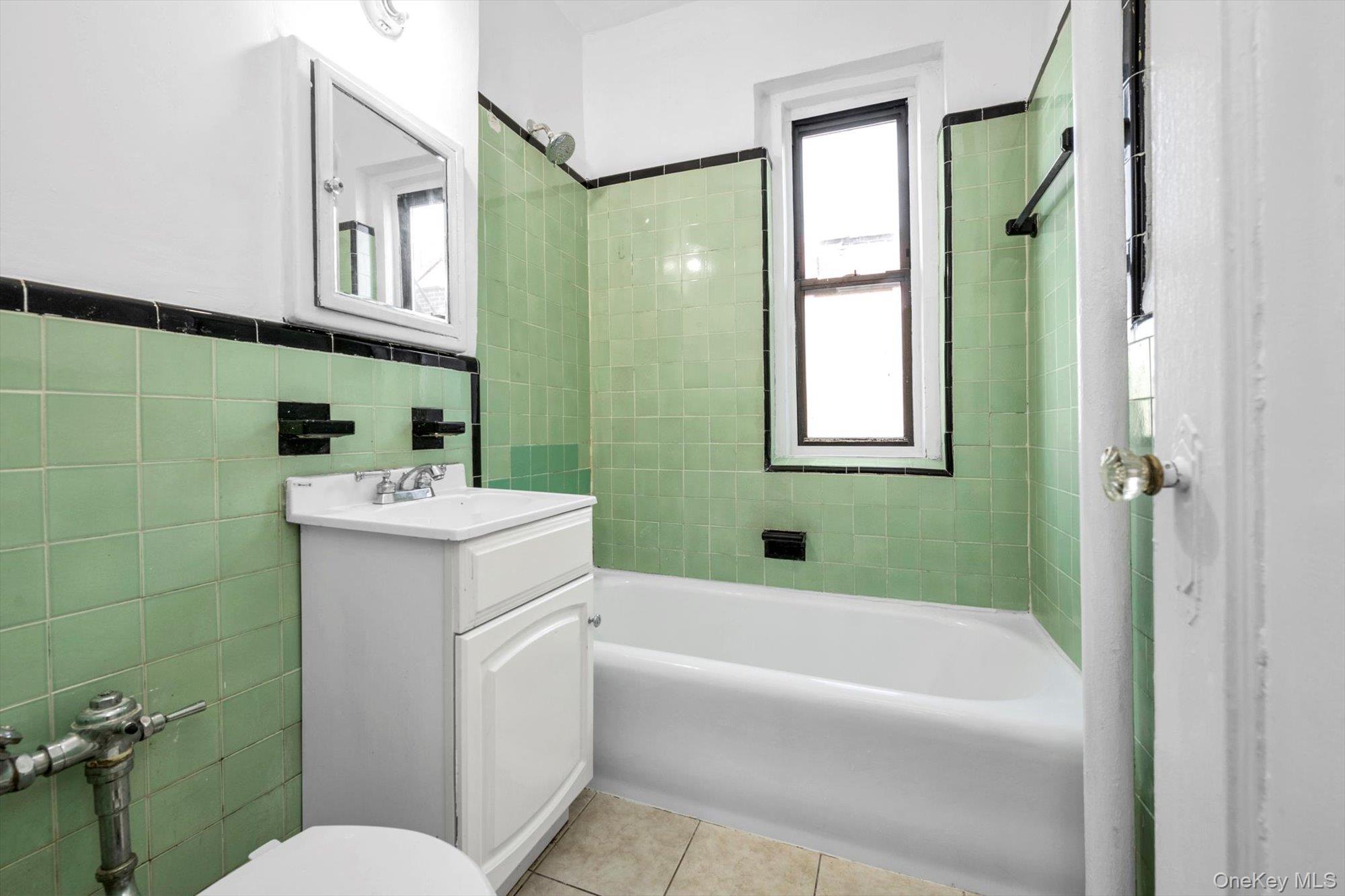 #10 photo, 83-44 Lefferts Boulevard, クイーンズ区 Kew Gardens , NY 11415