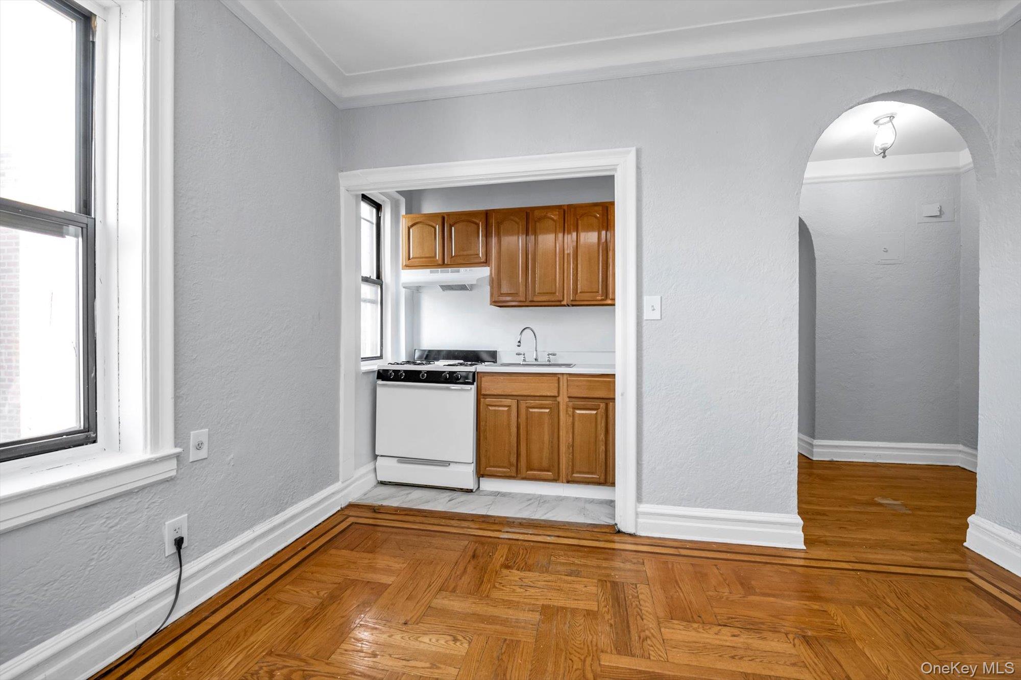 #6 photo, 83-44 Lefferts Boulevard, クイーンズ区 Kew Gardens , NY 11415