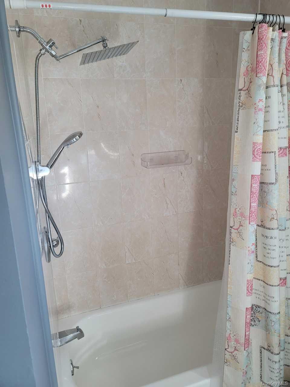 #11 photo, 320 Clayton Street, サフォーク郡 Central Islip , NY 11722