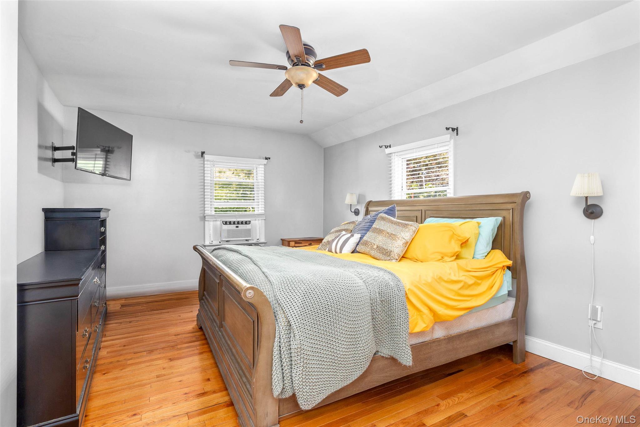 #9 photo, 49 Elizabeth Street, Roosevelt , NY 11575