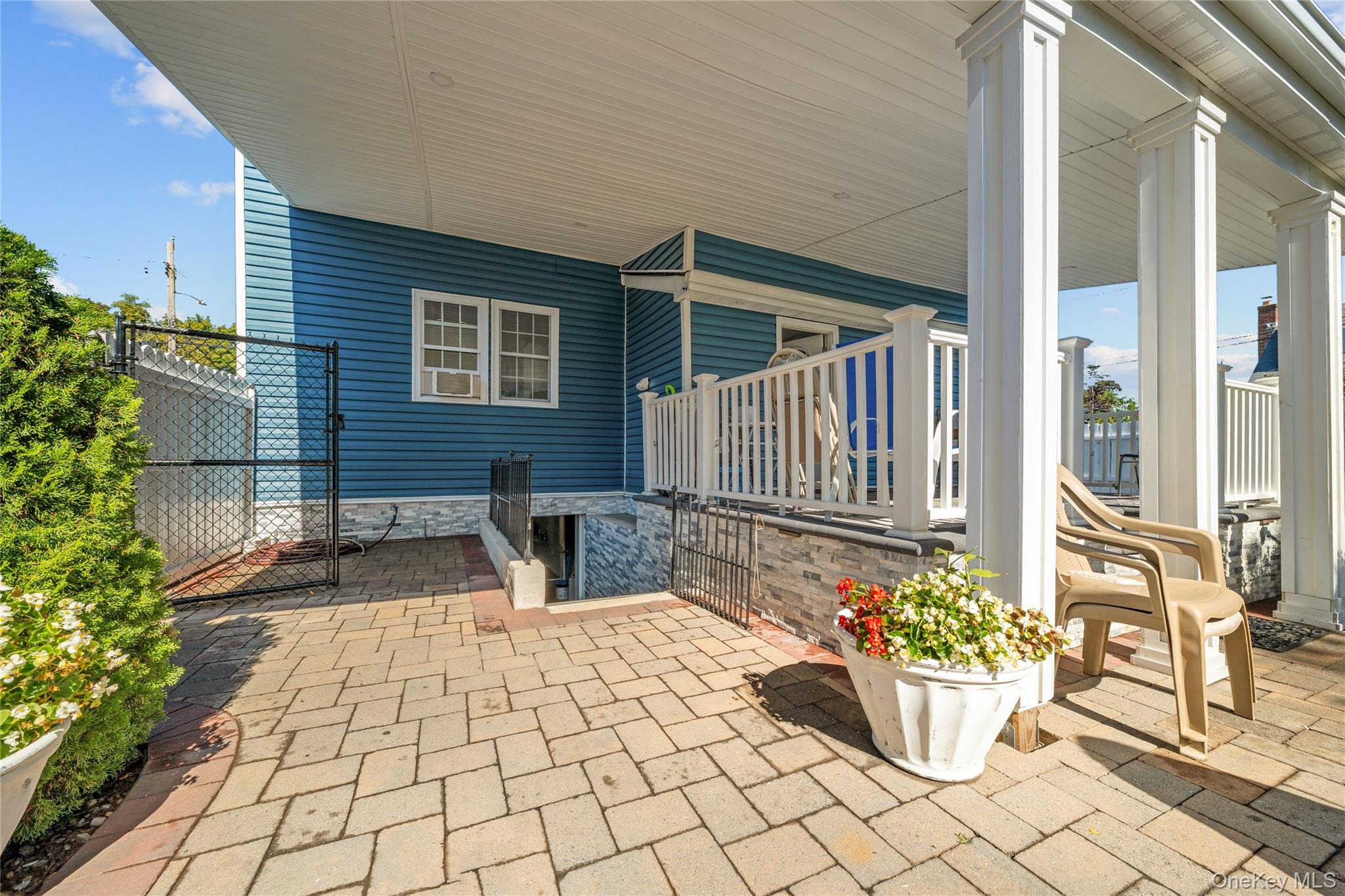 #19 photo, 84 E 9th Street, Huntington Station , NY 11746