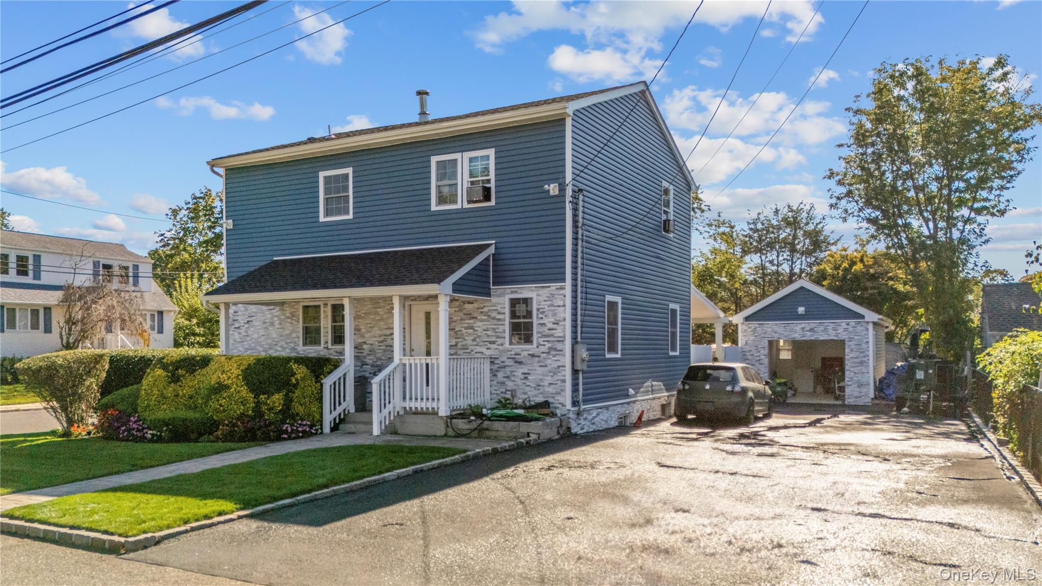 #2 photo, 84 E 9th Street, Huntington Station , NY 11746