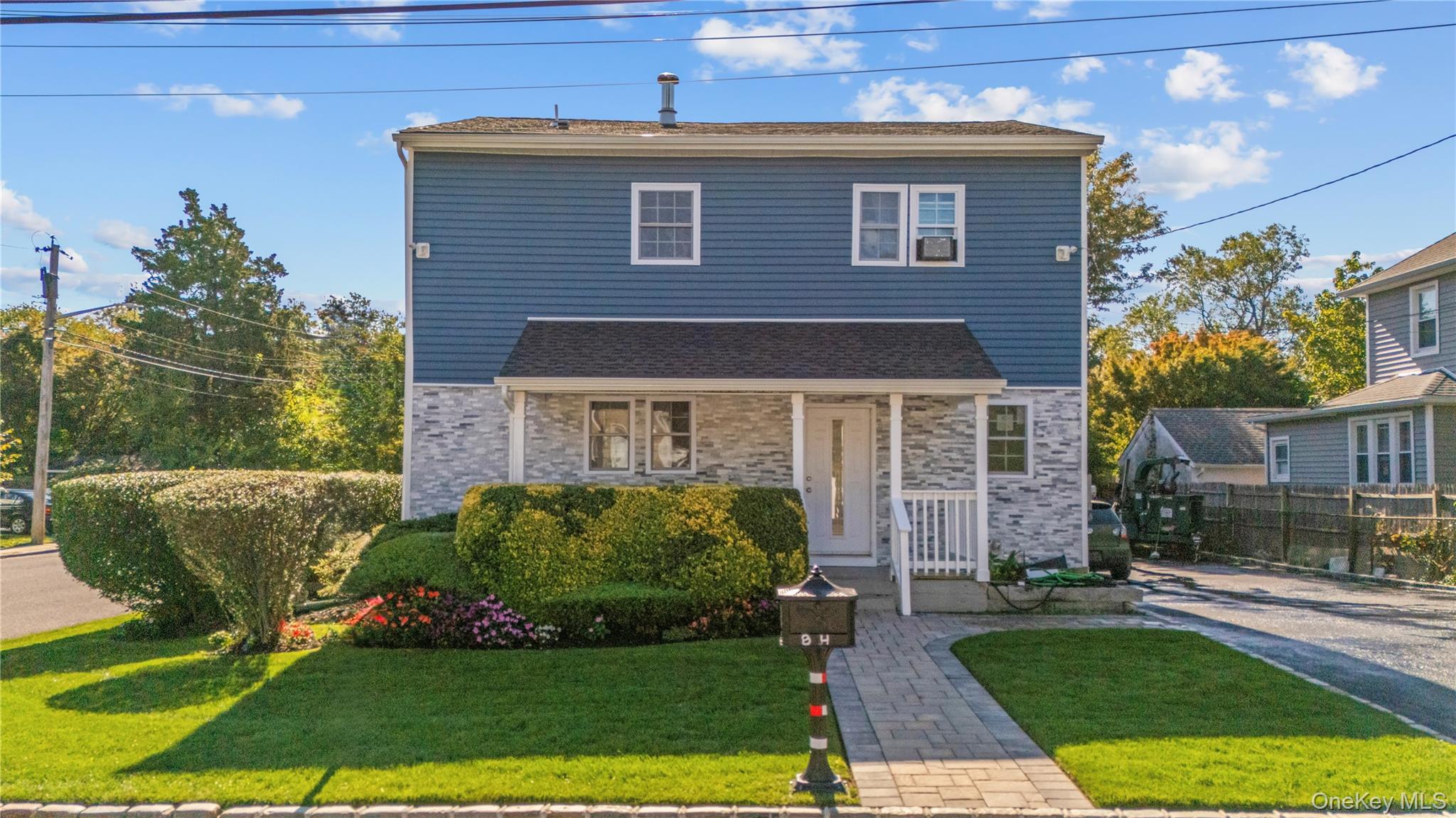 #3 photo, 84 E 9th Street, Huntington Station , NY 11746